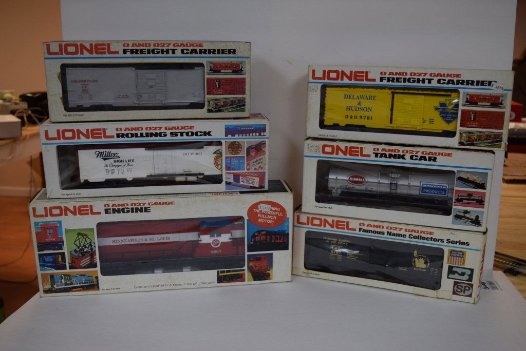 Lionel Diesel and Car Grouping (1 of 10)