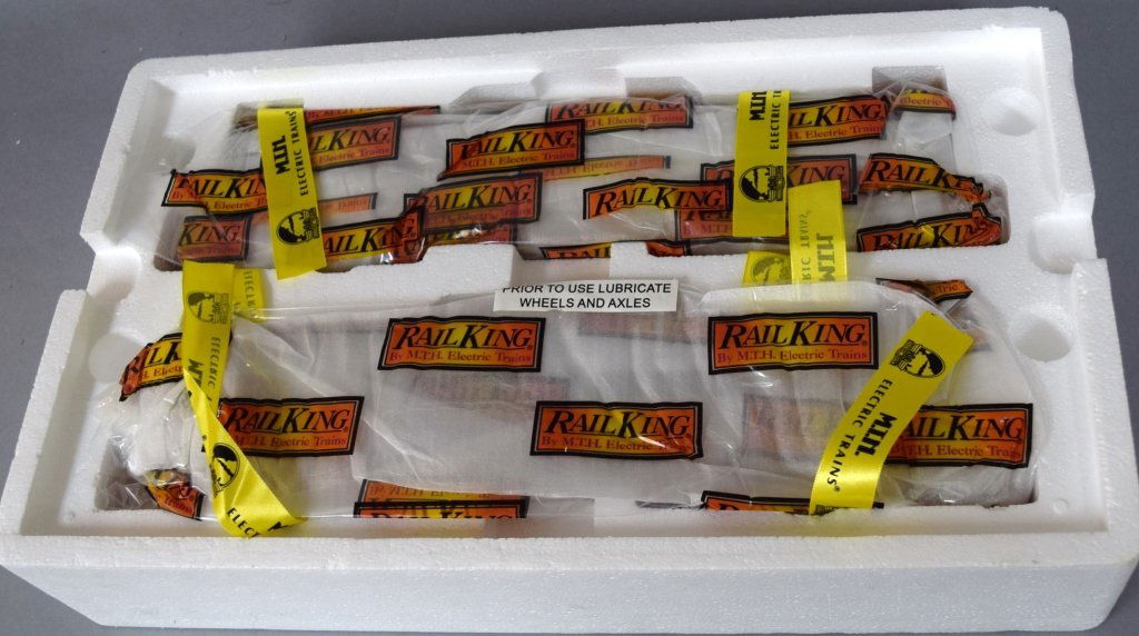 Rail King Car Set (1 of 8)