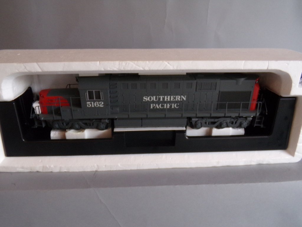 Atlas Locomotive (1 of 6)