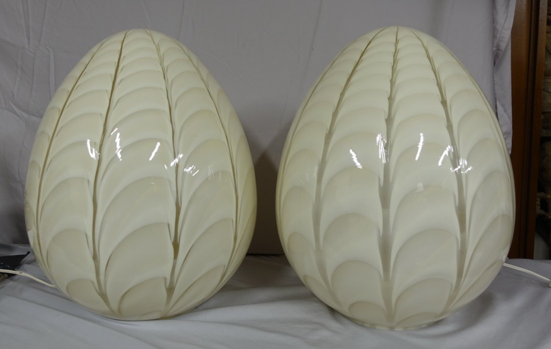LARGE PAIR OF VETRI MURANO ART GLASS EGG LAMPS (1 of 3)