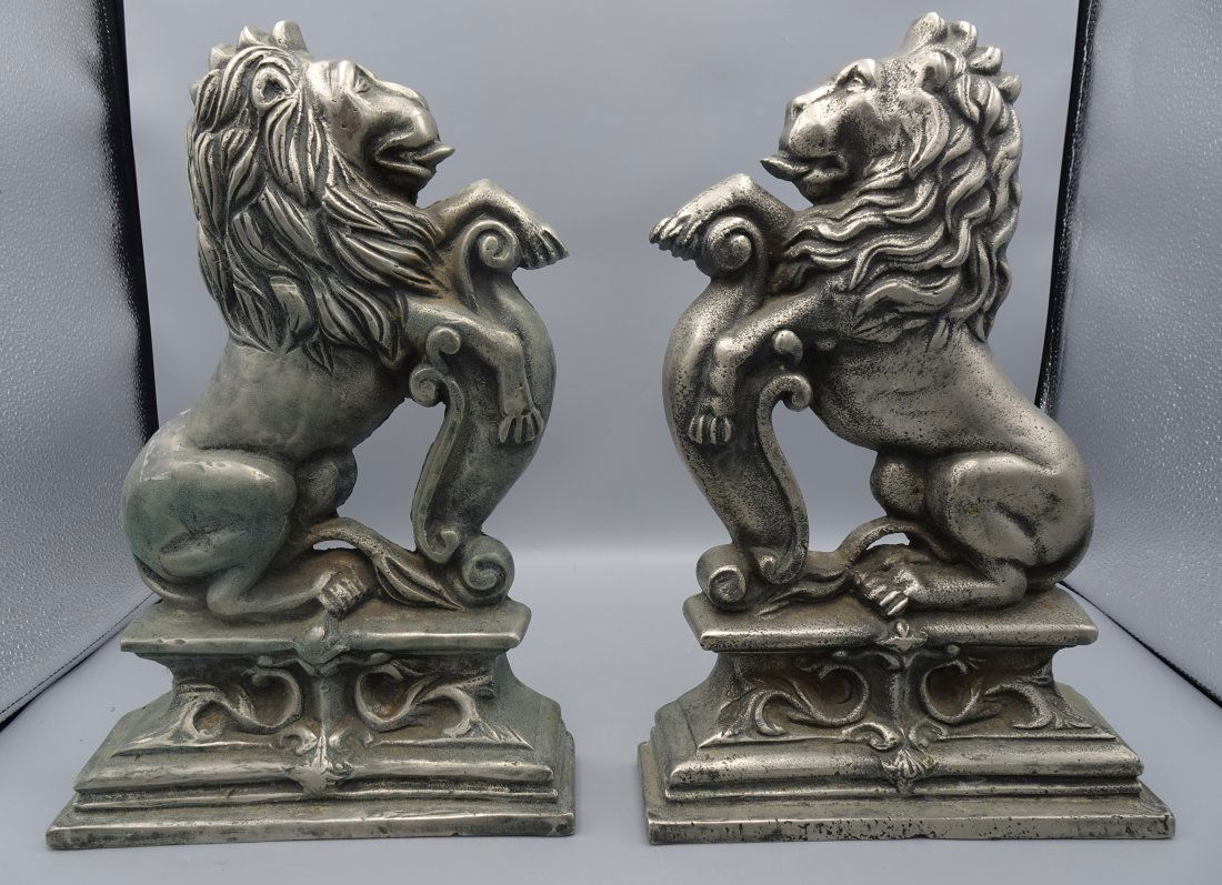 ANTIQUE PAIR OF SILVER IRON FIREPLACE STAUE LION CHENET (1 of 8)
