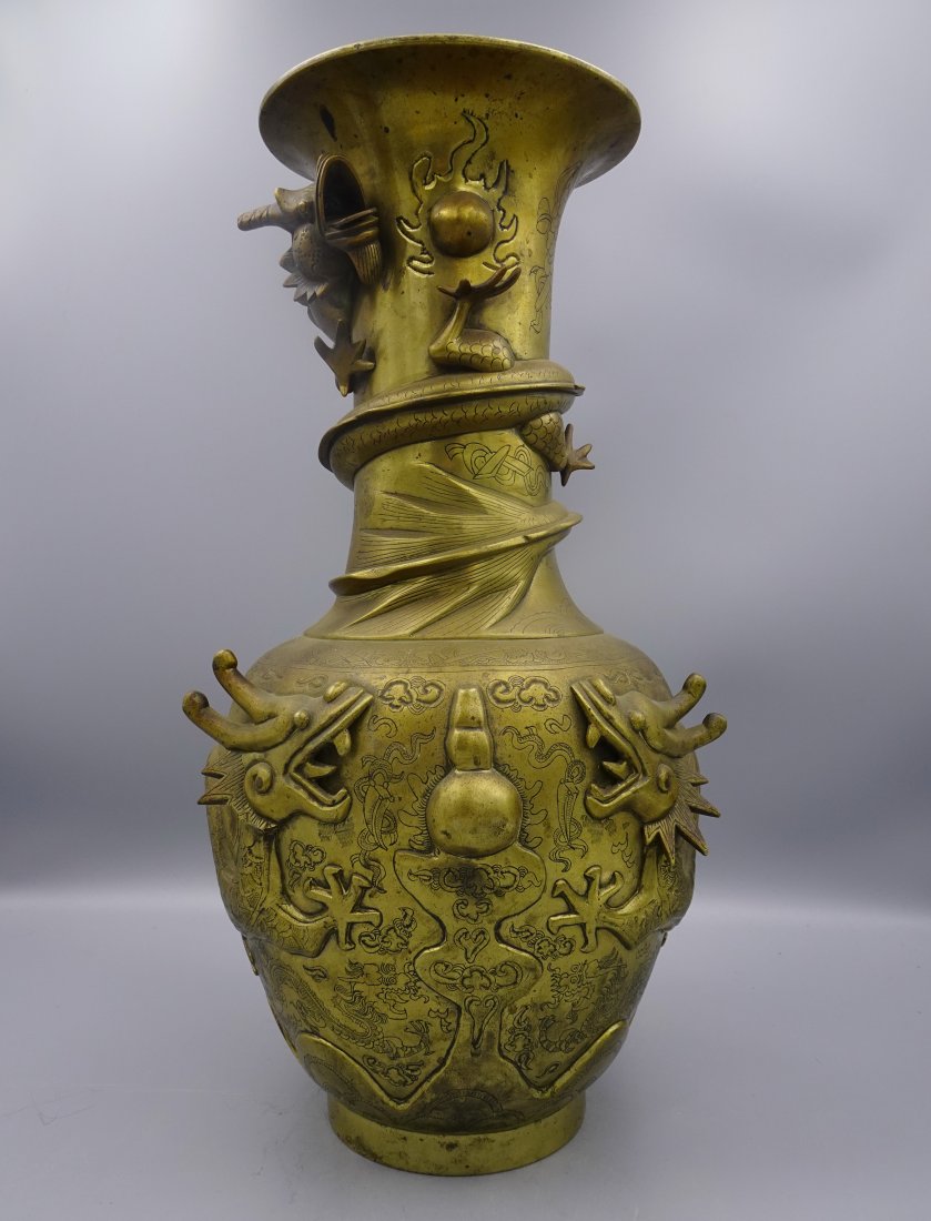 ANTIQUE QING DYNASTY DRAGON VASE (1 of 15)