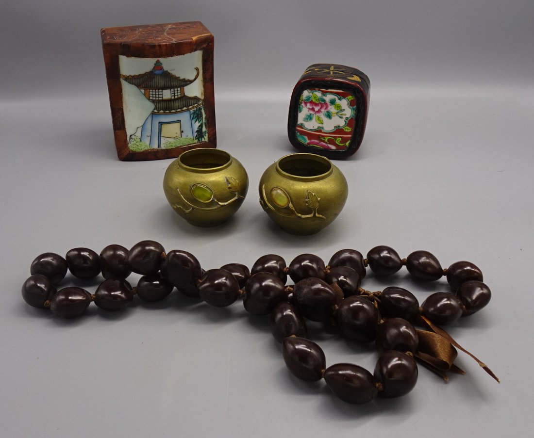 LOT OF CHINESE VASES BOXES BEADS (1 of 16)