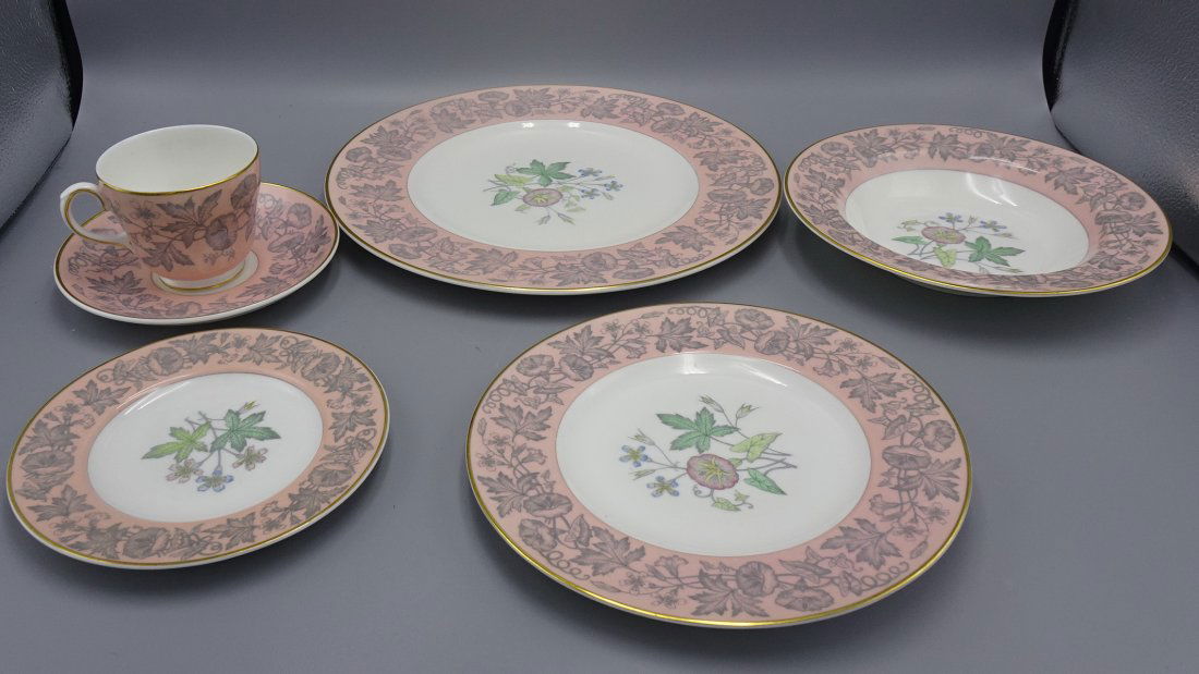 WEDGWOOD  PLATE SETTING FOR 12 WILDFLOWER 3997 (1 of 8)