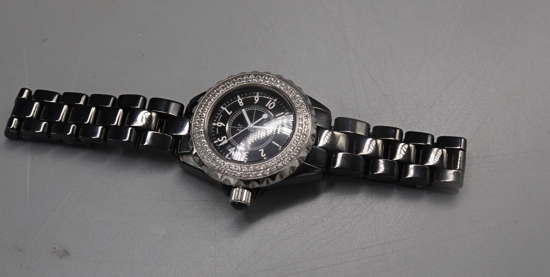 J12 CHANEL DIAMOND BEZEL BLACK CERAMIC WATCH (1 of 12)