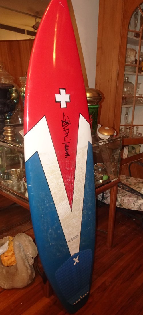 VINTAGE 1980s SIGNED SURFBOARD (1 of 5)