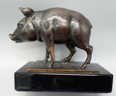 MEXICAN b.1949 SERGIO BUSTAMANTE SIGNED BRONZE SCULPTURE STATUE: Sergio Bustamante bronze sculpture of a pig. Signed and numbered at the base 22/100. Measures 4 1/2 inches long x 3 1/4 inches plus 1 inch for the base.-in good overall condition----Purchases can be p