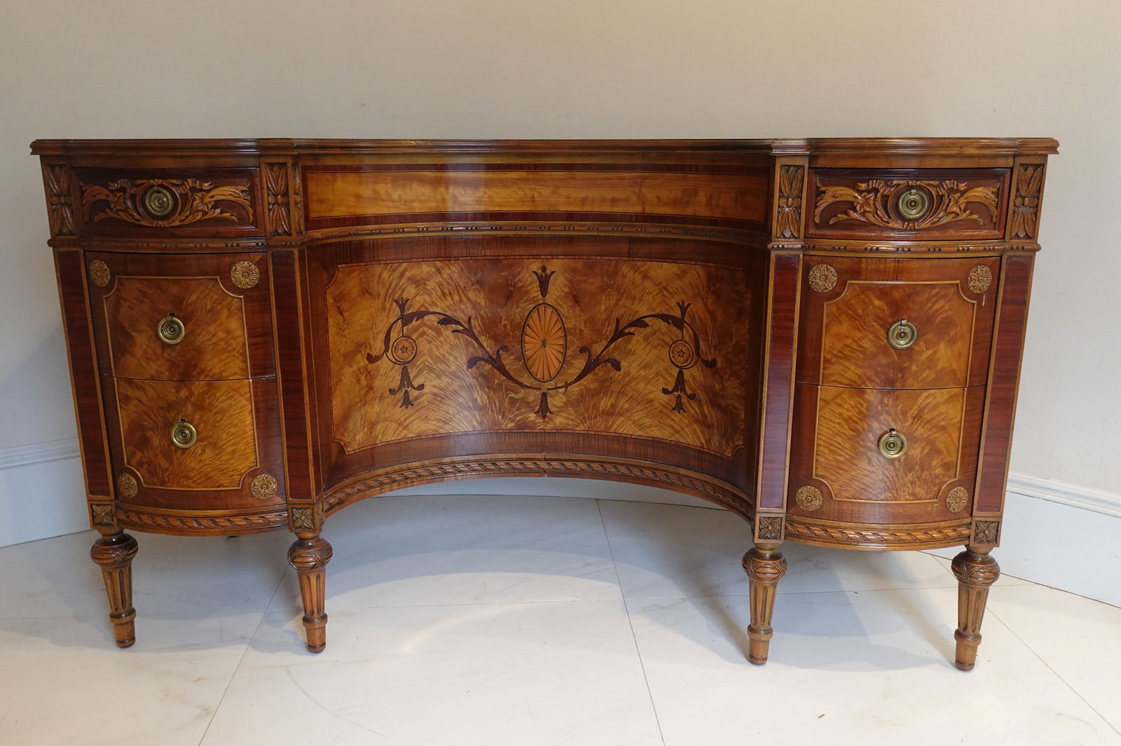 VINTAGE HILLENBRAND INDUSTRIES FRENCH BAROQUE STYLE SIDEBOARD (1 of 7)