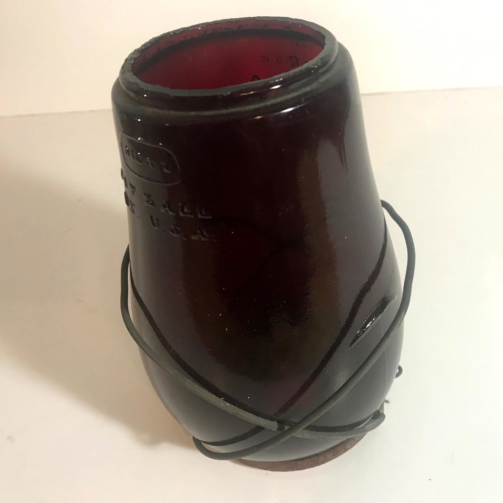 Vtg Dietz Little Wizard Red 10H Loc-Nob Replacement: Vtg Dietz Little Wizard Red 10H Loc-Nob Replacement Glass Globe For Lantern Please view all photos as they are part of the description and condition of this Item, Feel free to contact me with question