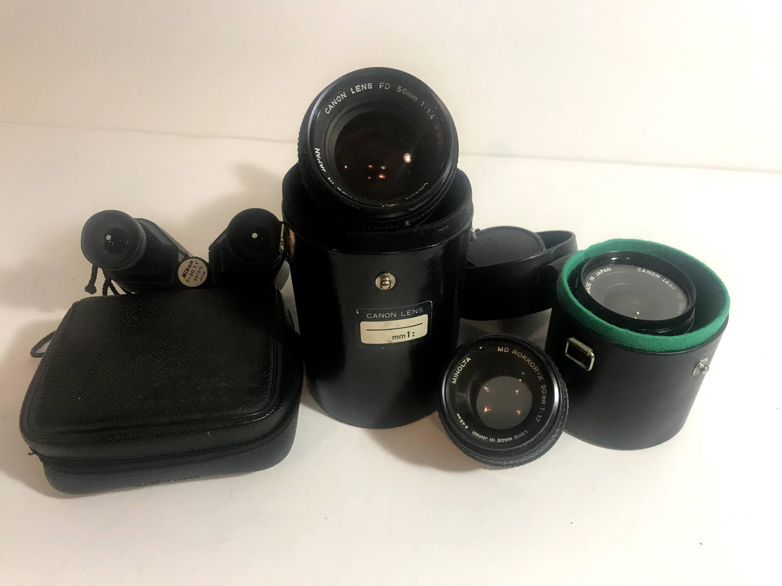 VintageLot of Lenses and Binoculars: VintageLot of Lenses and Binoculars Please view all photos as they are part of the description and condition of this Item, Feel free to contact me with questions or picture requests!.