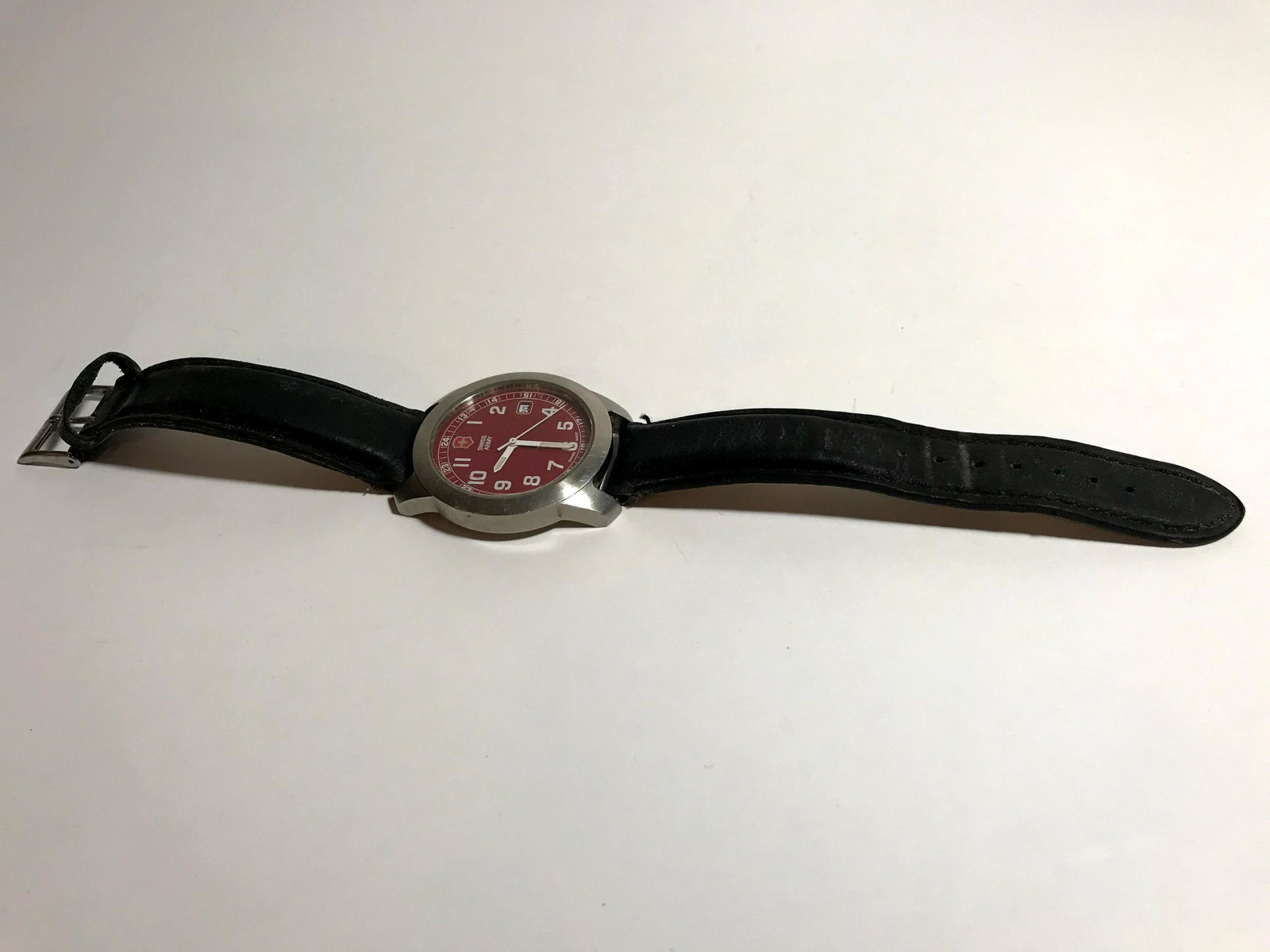 Red Faced Mens SWISS ARMY Watch Victorinox: Red Faced Mens SWISS ARMY Watch Victorinox Black Leather Band view all photos as they are part of the description and condition of this Item, Feel free to contact me with questions or picture requests