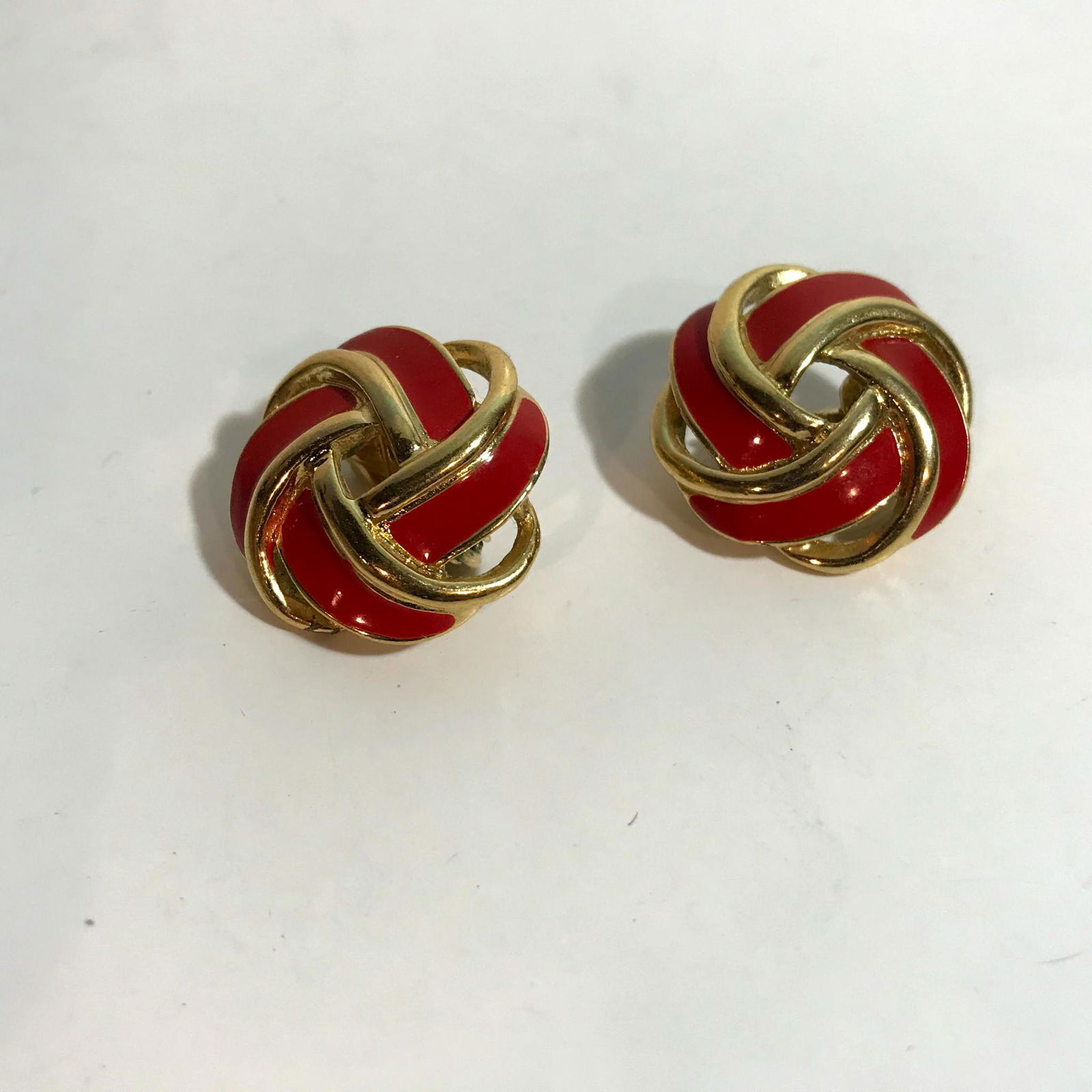 Trifari Signed Earrings Red Enamel Gold Tone: Vintage Trifari Signed Earrings Cherry Red Enamel Gold Tone Clip On Nice Please view all photos as they are part of the description and condition of this Item, Feel free to contact me with questions o