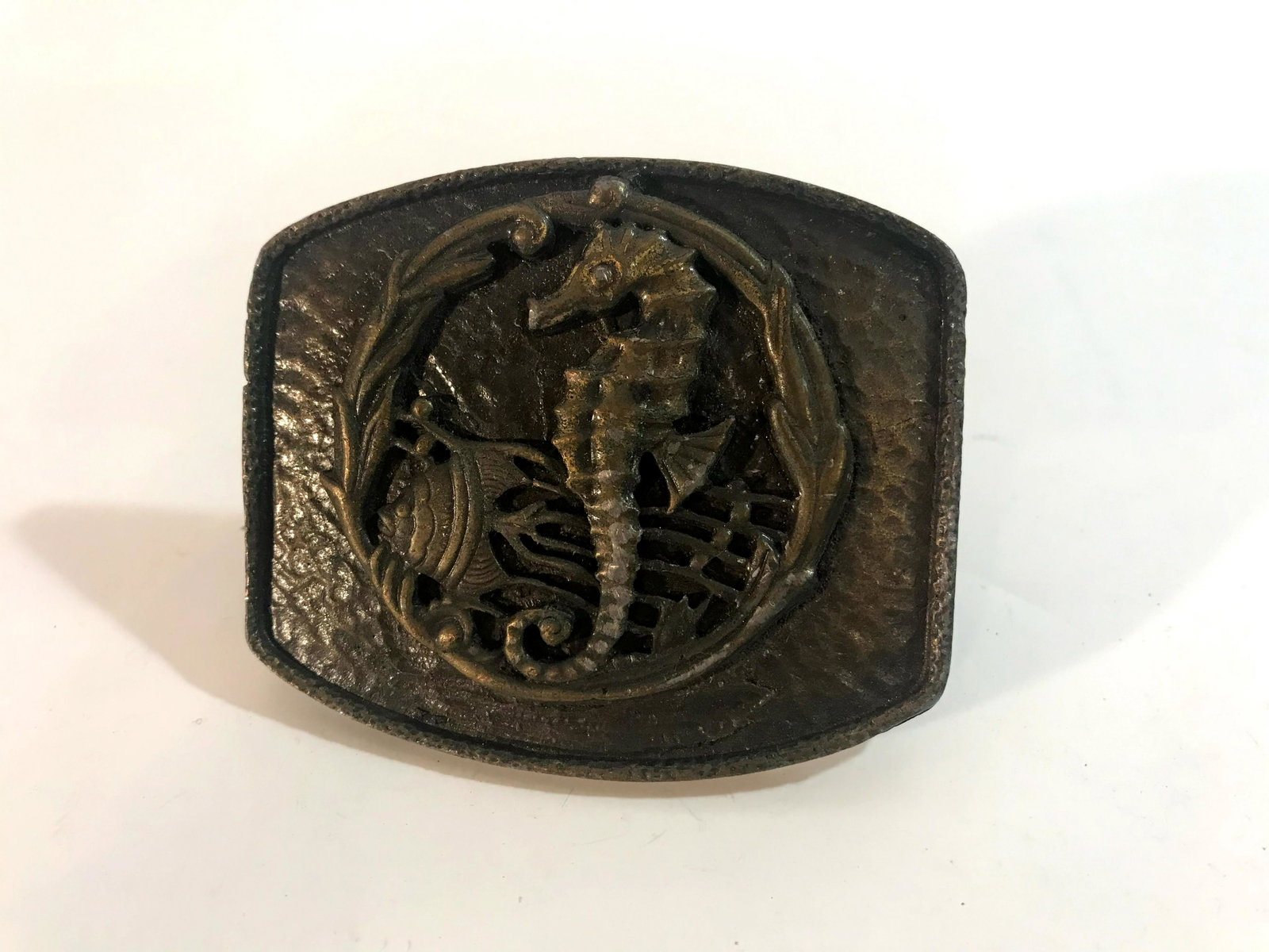Rare vintage brass Seahorse fish belt buckle: Rare vintage brass Seahorse fish belt buckle / hall of fame Please view all photos as they are part of the description and condition of this Item, Feel free to contact me with questions or picture req