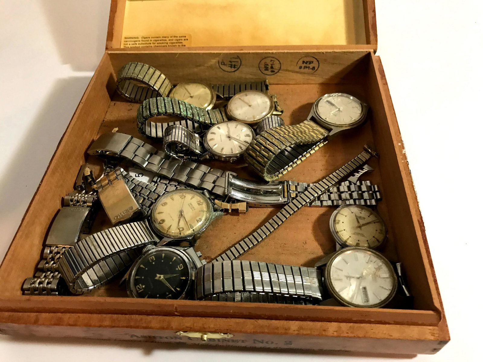 Box of old wind up watches: Box of old wind up watches Please view all photos as they are part of the description and condition of this Item, Feel free to contact me with questions or picture requests!. Used Item AS IS