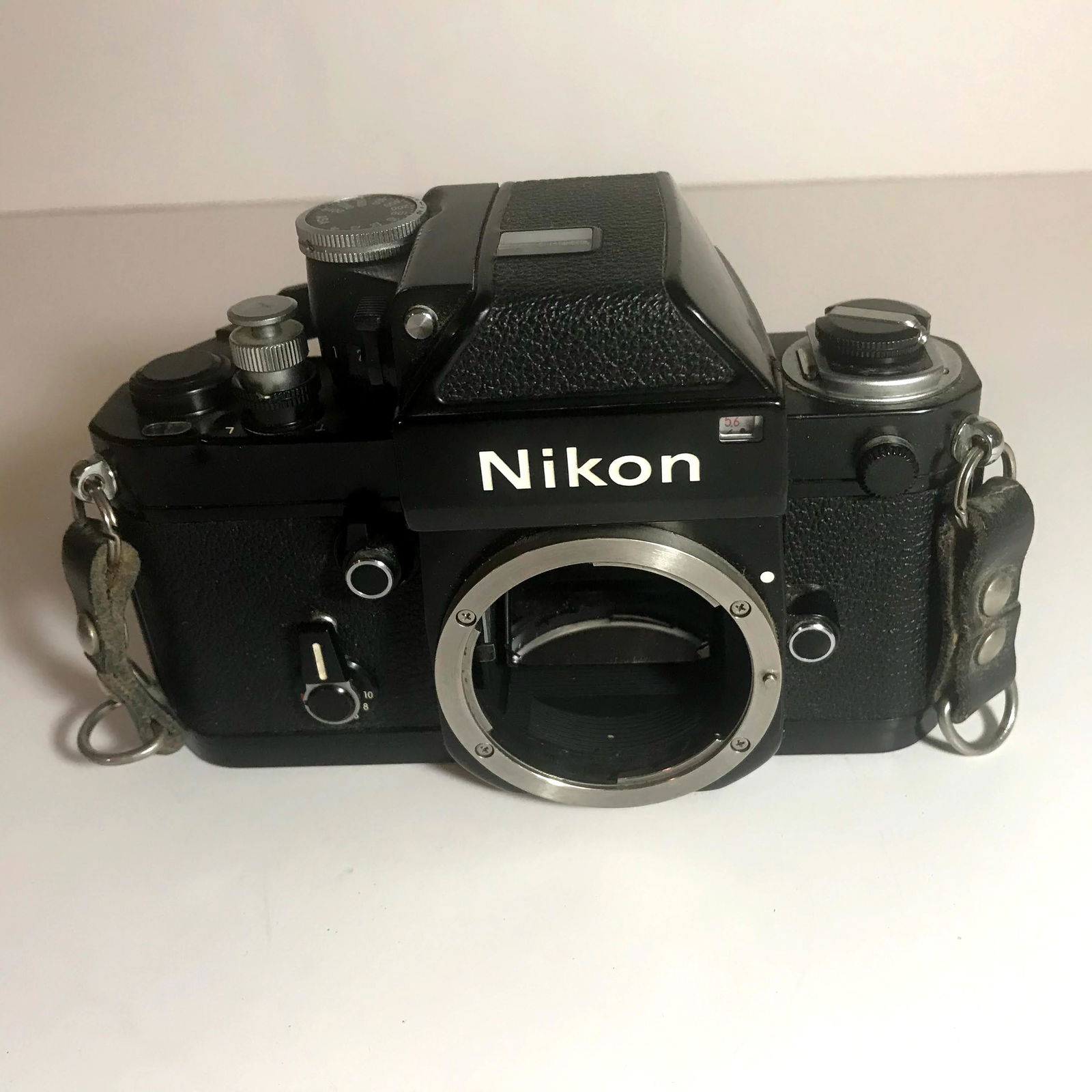 Nikon F2 Photomic AS SLR Film Camera Black Body: Nikon F2 Photomic AS SLR Film Camera Black Body from JAPAN F2 7273837 it has a very small dent top left, it affects nothing. Please view all photos as they are part of the description and condition of
