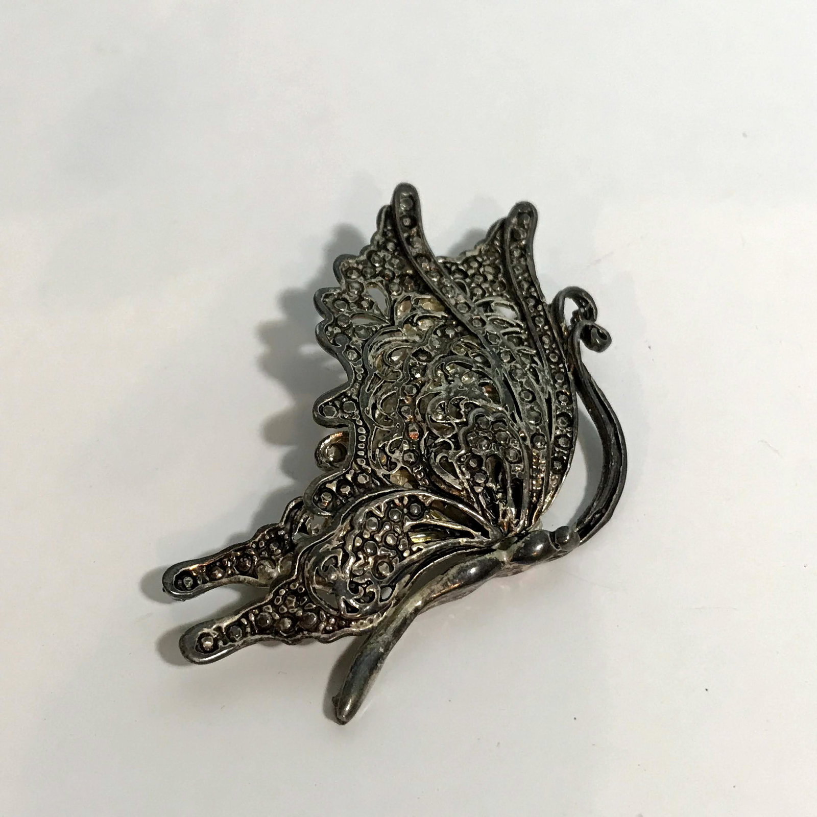 Vintage Marcasite Butterfly Brooch: Vintage Marcasite Butterfly Brooch Please view all photos as they are part of the description and condition of this Item, Feel free to contact me with questions or picture requests!. Used Item AS IS