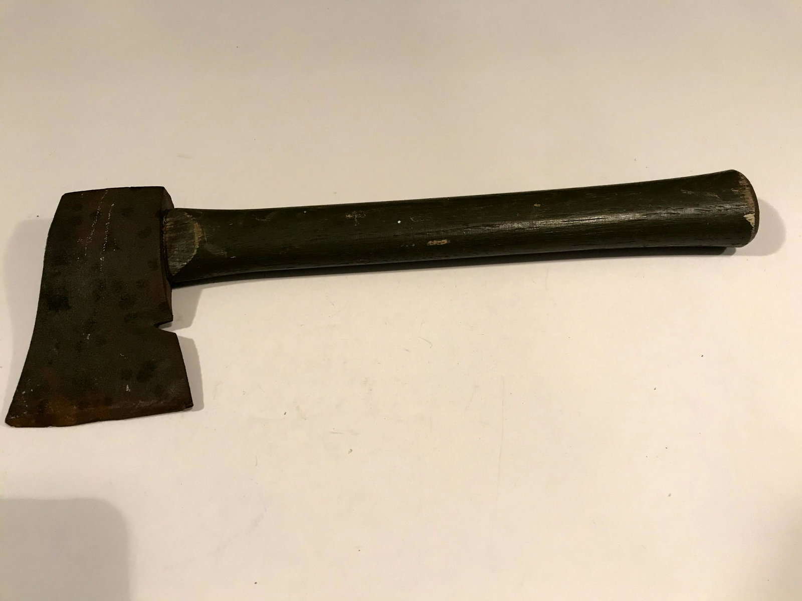 1942 WWII U.S. Army Hatchet/Axe Green Paint: 1942 WWII U.S. Army Hatchet/Axe Green Paint Please view all photos as they are part of the description and condition of this Item, Feel free to contact me with questions or picture requests!.