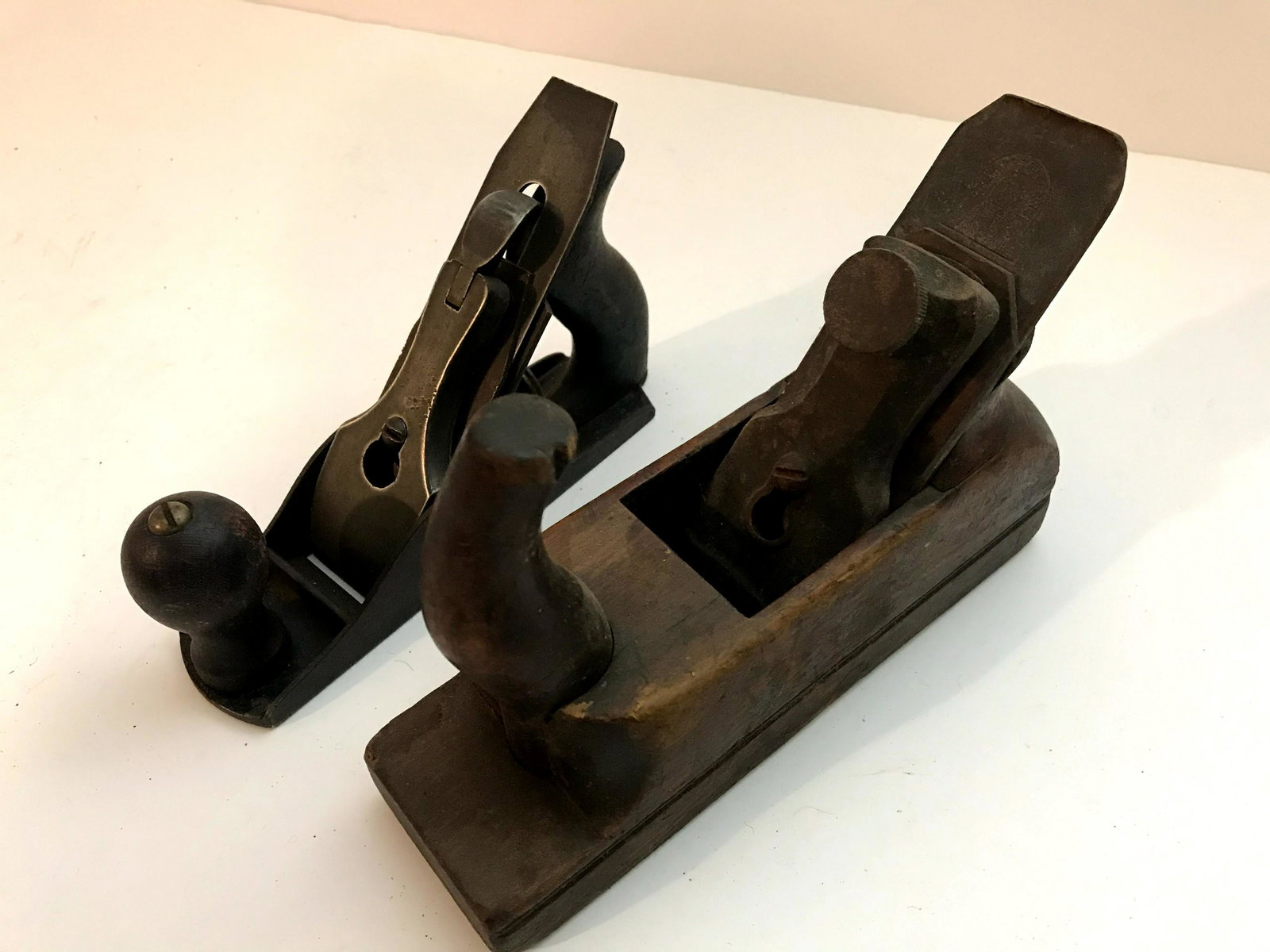 planes Stanley No. 2 and Gusstahl hand planes: Vintage Stanley No. 2 Smooth Plane, 1892 Patent Date Gusstahl hand planes Please view all photos as they are part of the description and condition of this Item, Feel free to contact me with questions 