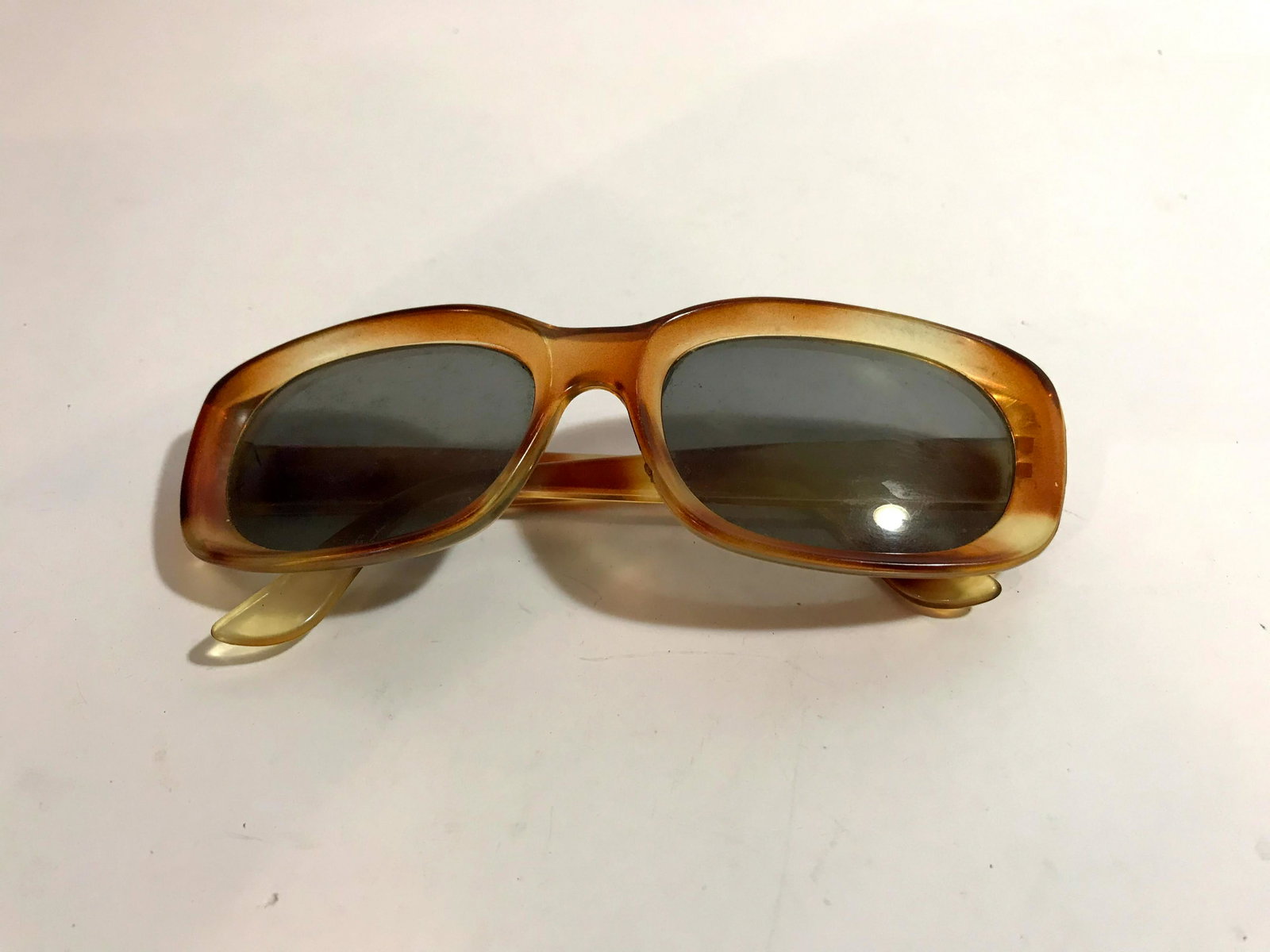 Vintage Italian 1950's Cat's Eye Sunglasses Italy: Vintage Italian 1950's Cat's Eye Sunglasses Italy Please view all photos as they are part of the description and condition of this Item, Feel free to contact me with questions or picture requests!.