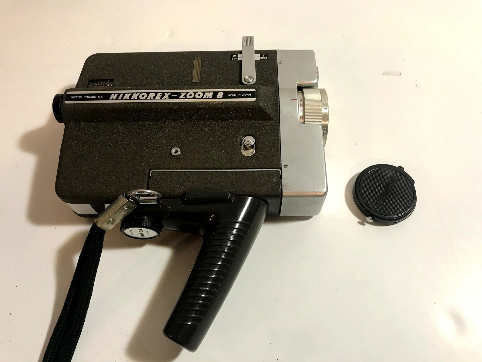 Vintage Nikon Nikkorex Zoom-8 Camera: Vintage Nikon Nikkorex Zoom-8 Camera Please view all photos as they are part of the description and condition of this Item, Feel free to contact me with questions or picture requests!. Used Item AS IS