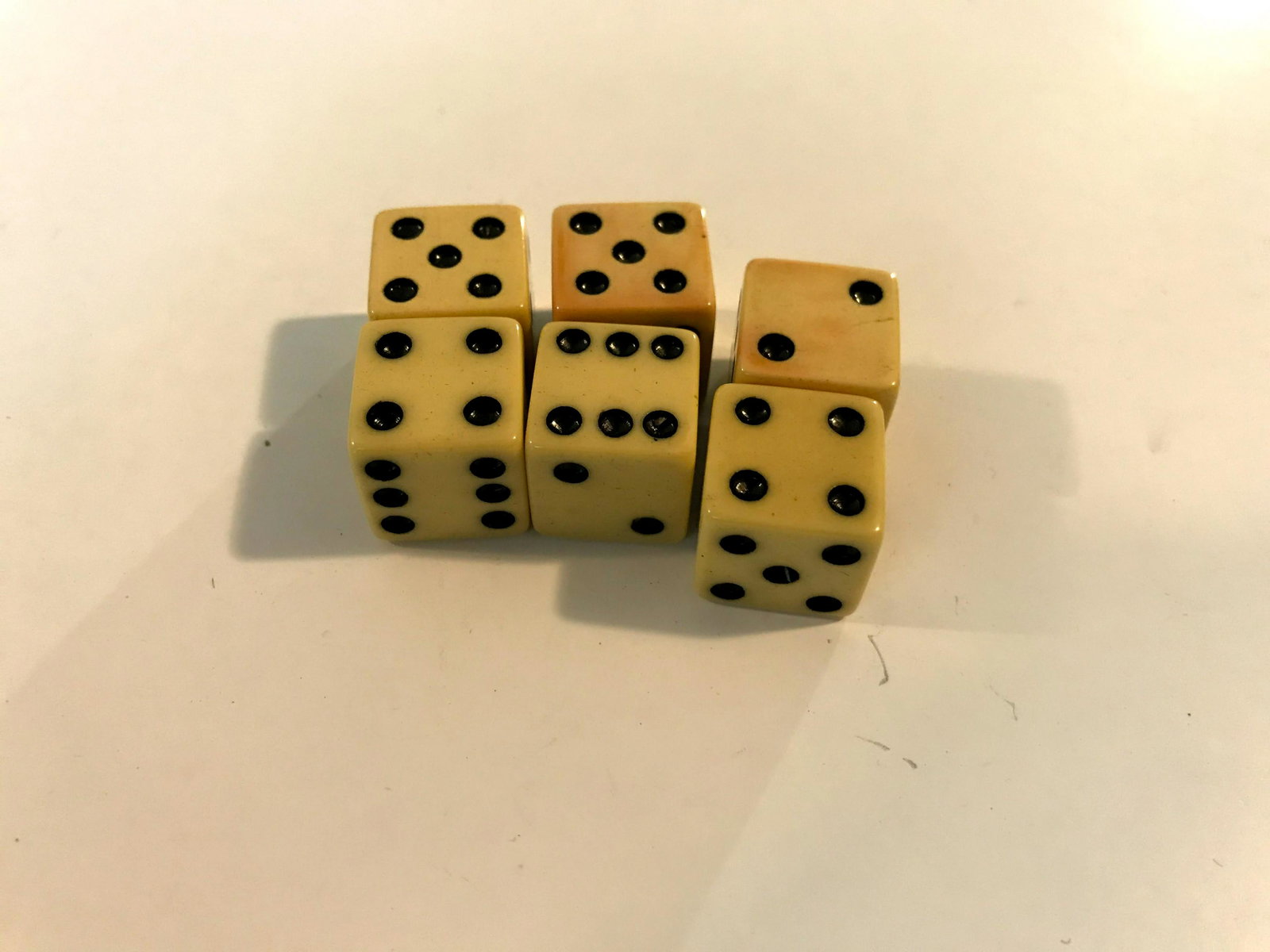 Lot of 6 Vintage Cream Bakelite Dice: Lot of 6 Vintage Cream Bakelite Dice Please view all photos as they are part of the description and condition of this Item, Feel free to contact me with questions or picture requests!. Used Item AS IS