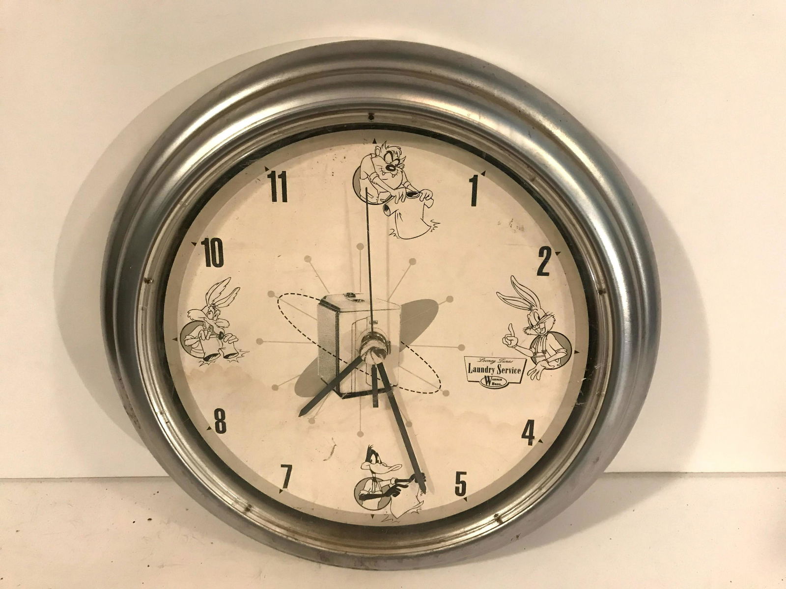 Warner Brothers Looney Tunes  wall clock 1994 (1 of 5)