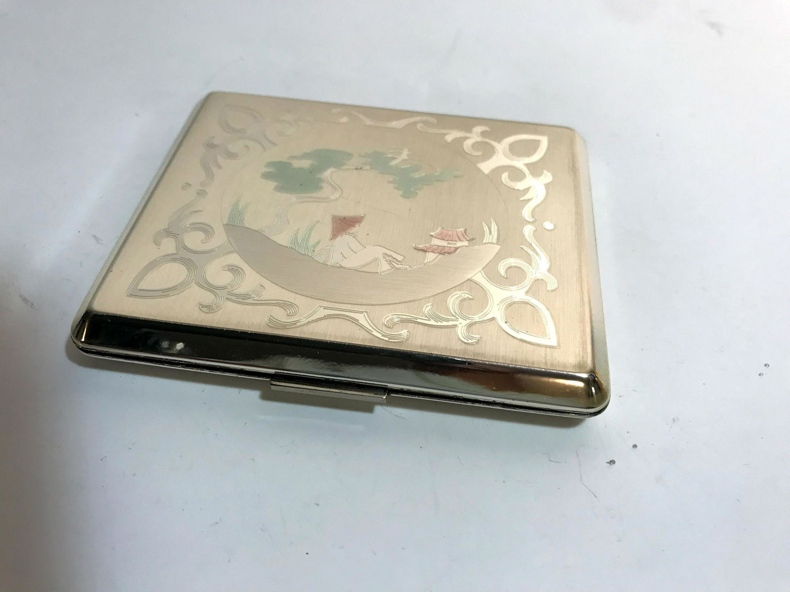 American Beauty By ELGIN Powder Compact (1 of 3)