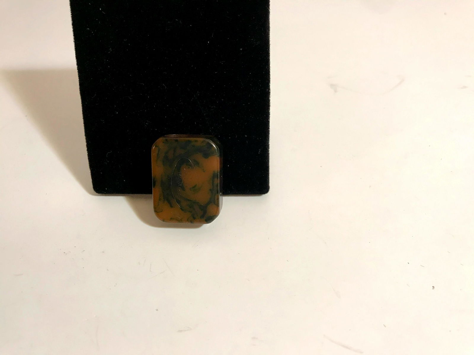 Vintage Brown Swirl Bakelite Pencil Sharpener (1 of 3)