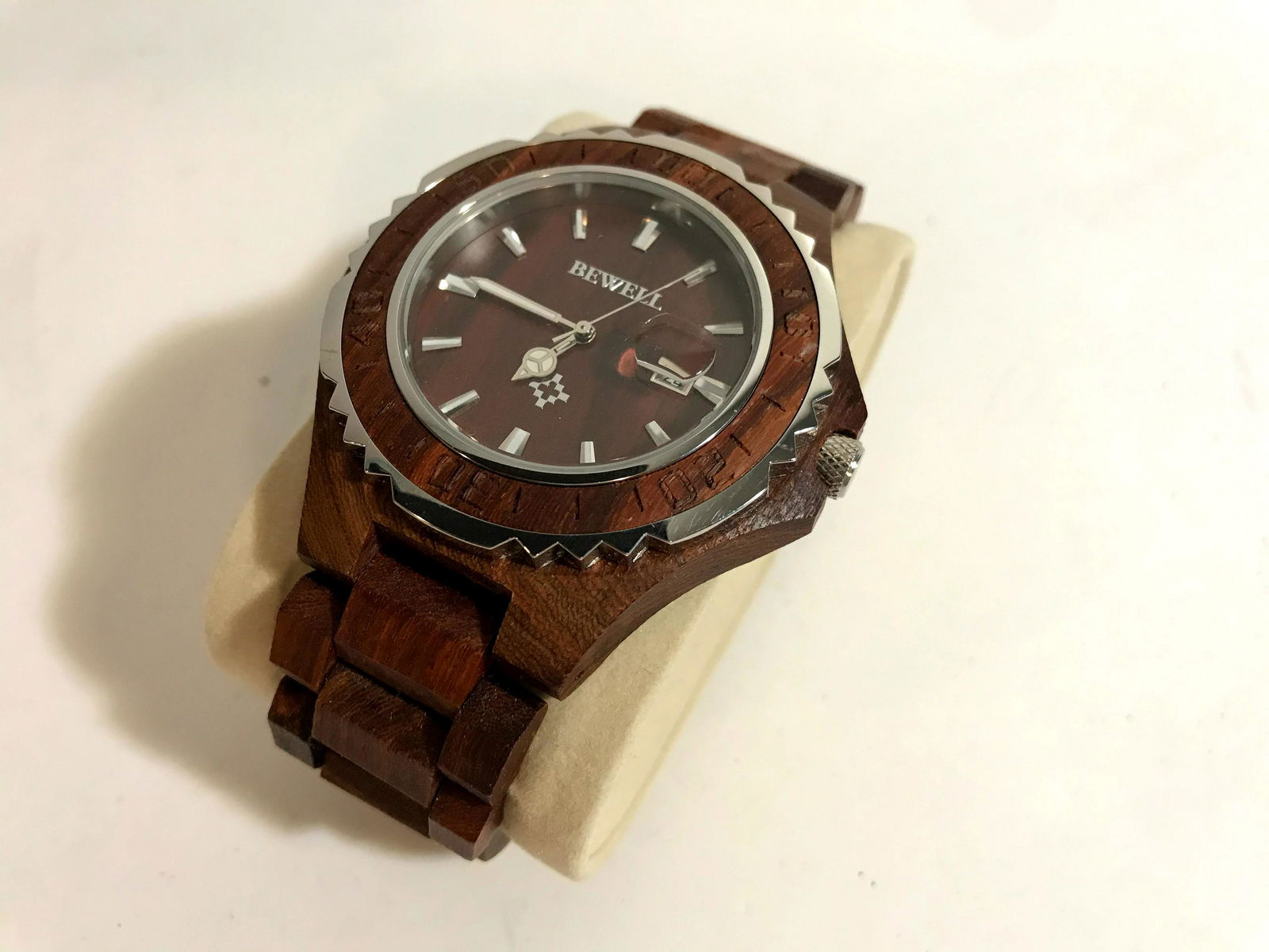 BEWELL Wood Wristwatch Men Quartz Date Display (1 of 3)