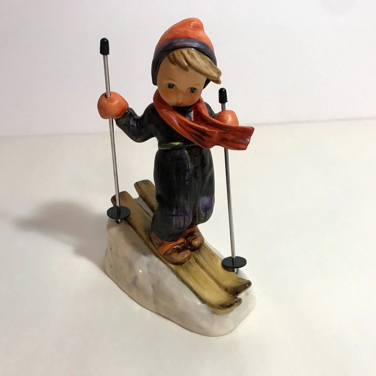 goebel hummel figurine # 59. SKIER rare (1 of 4)