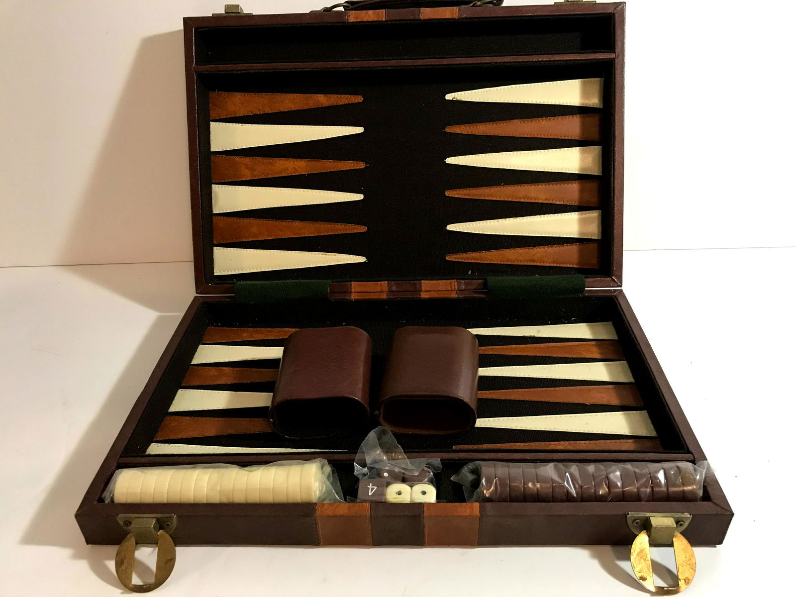 Vintage Backgammon Game Board Set 15X20 NEW (1 of 4)