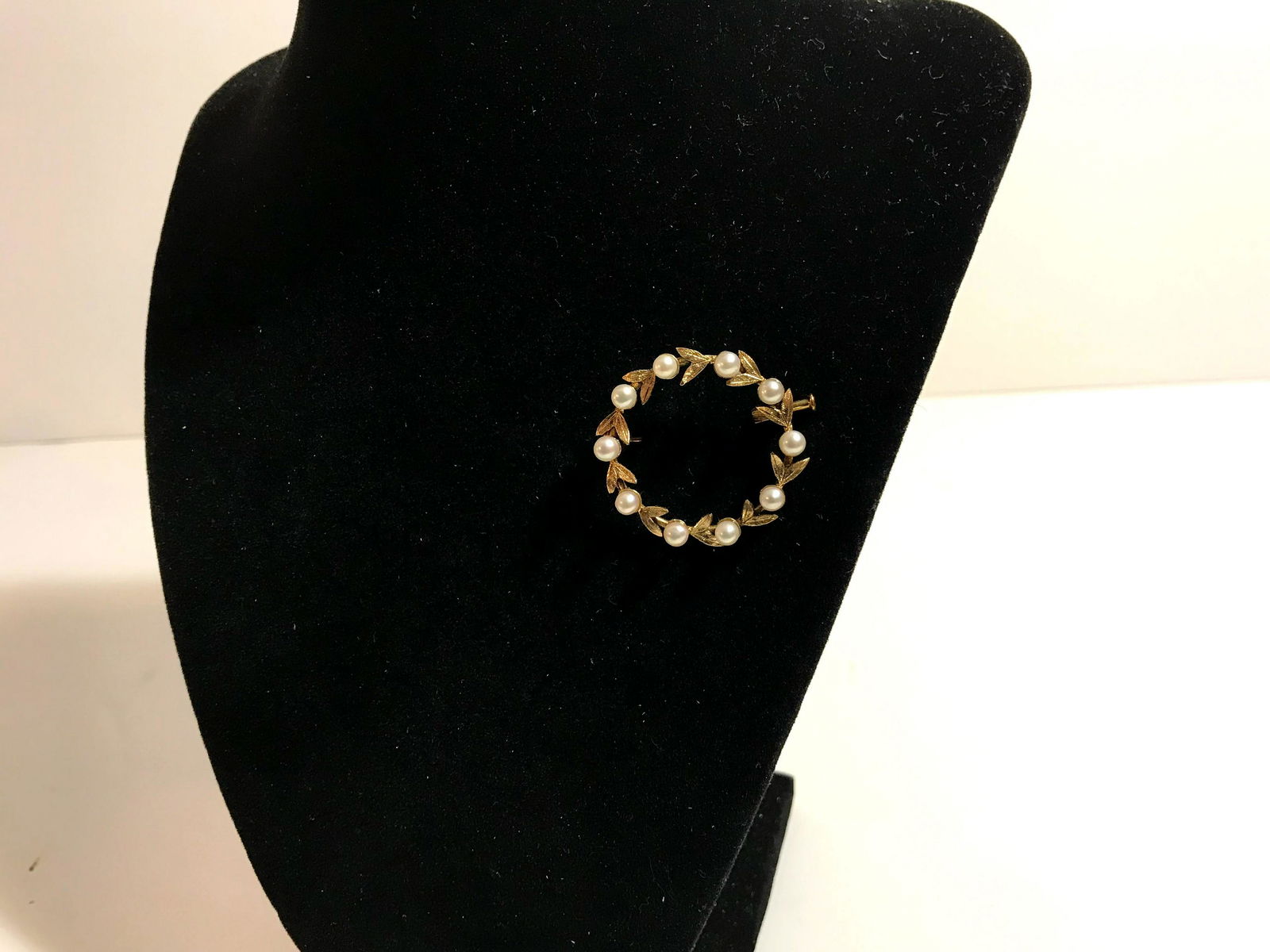 14K Gold & Pearls  Vintage Brooch Wreath (1 of 6)