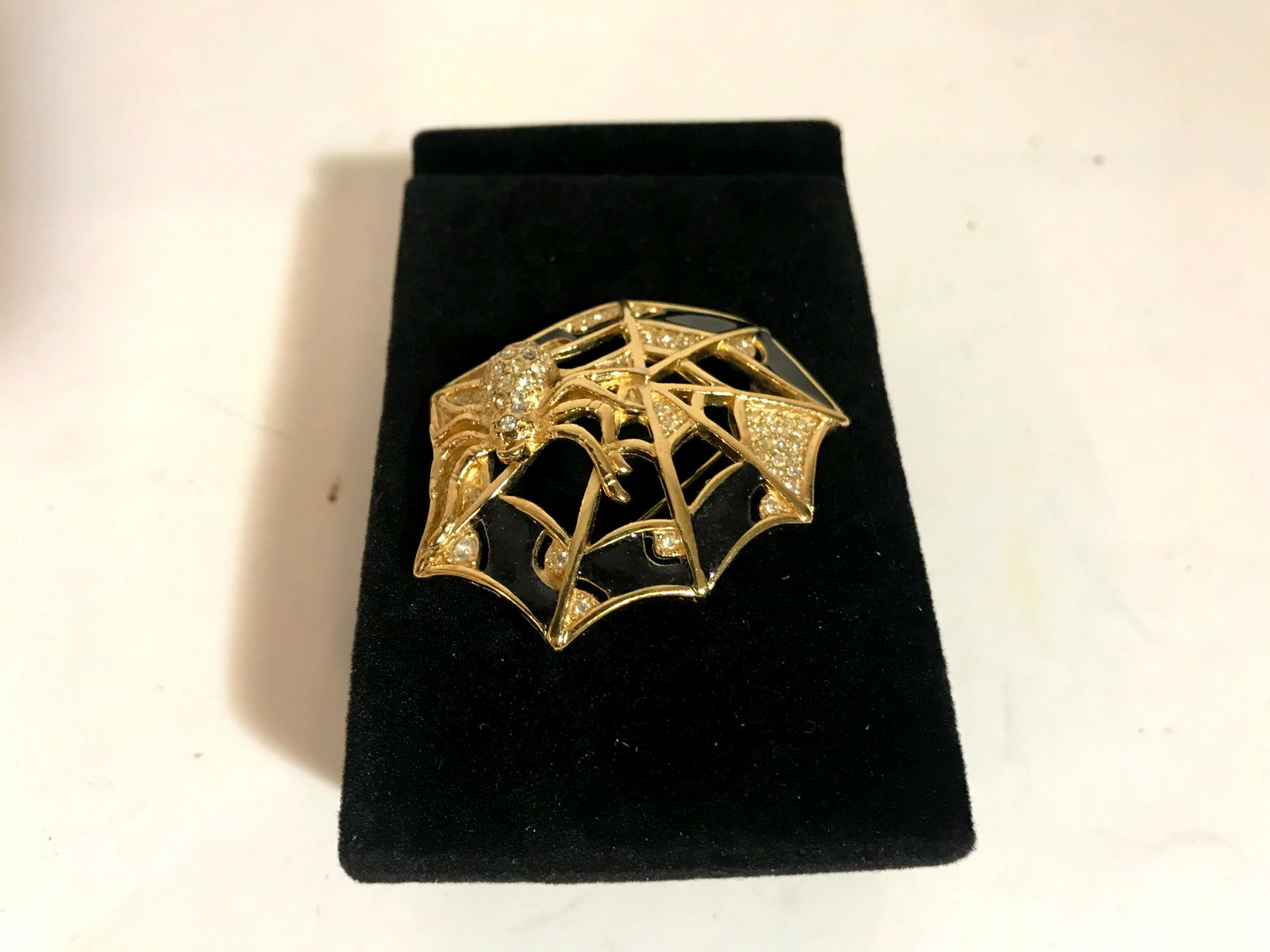 Vintage Gold spider and web (1 of 5)