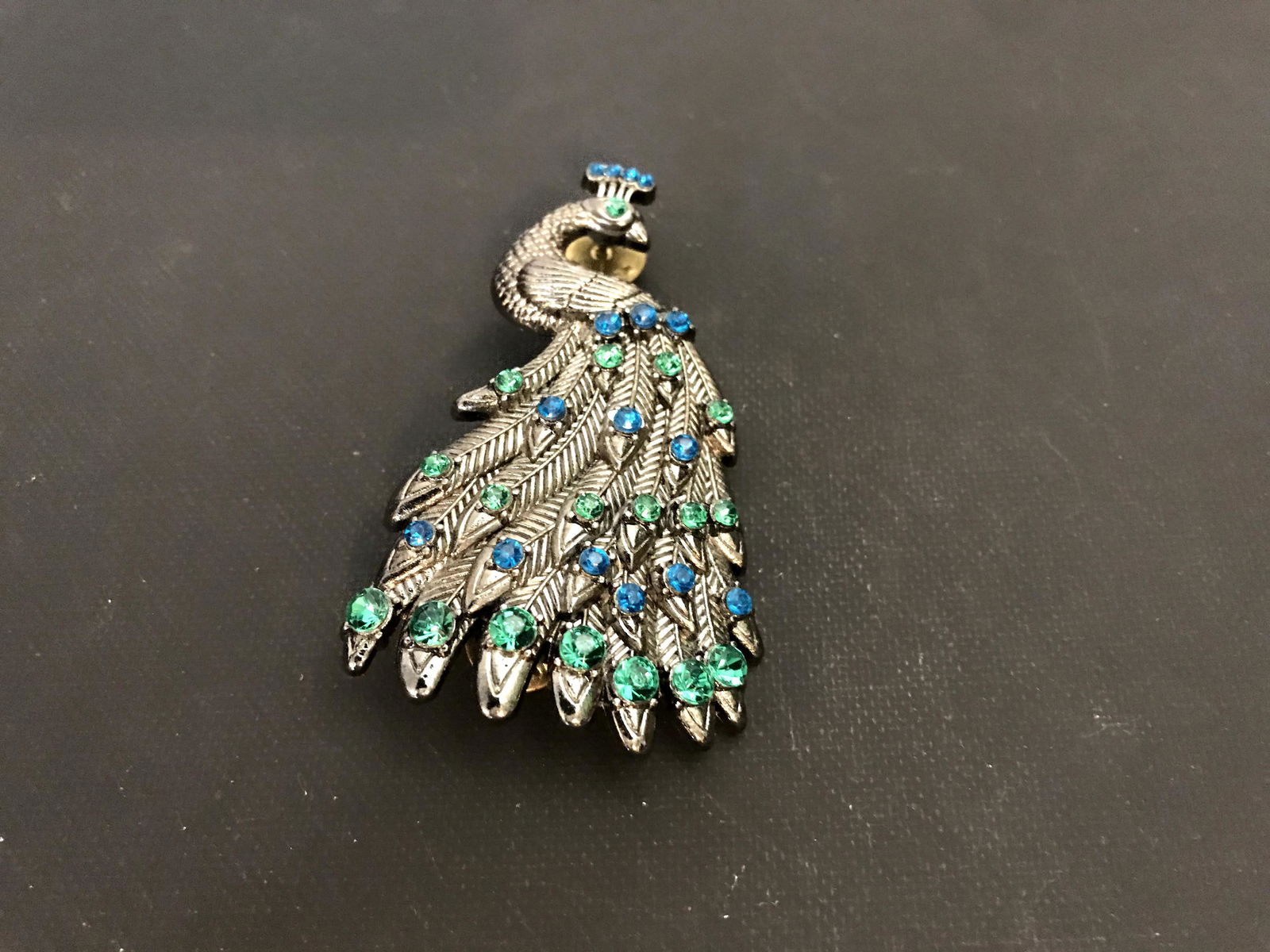 Art Nouveau Peacock Brooch Vintage: Art Nouveau Peacock Brooch Vintage Green Crystal Rhinestone Please view all photos as they are part of the description and condition of this Item, Feel free to contact me with questions or picture req