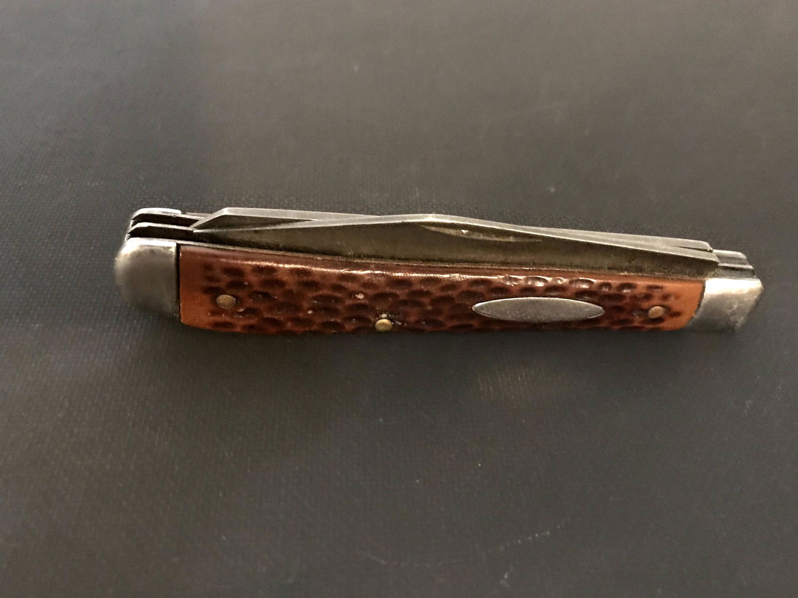 Vintage SABRE 614 "Trapper Jack" Pocket Knife: Vintage SABRE 614 "Trapper Jack" Dual Blade Pocket Knife Please view all photos as they are part of the description and condition of this Item, Feel free to contact me with questions or picture reques