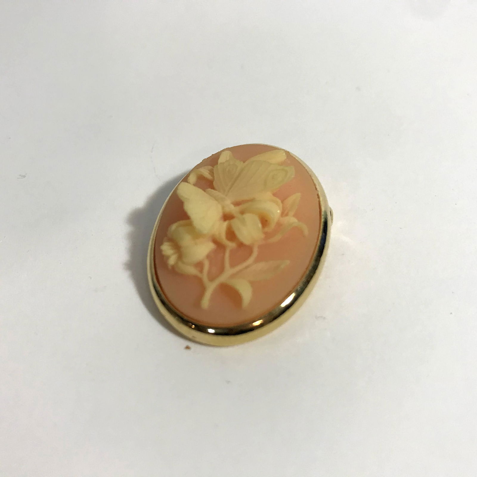 Trifari Gold Tone Butterfly Cameo Brooch Vintage: Trifari Gold Tone Butterfly Cameo Pin Brooch Vintage Please view all photos as they are part of the description and condition of this Item, Feel free to contact me with questions or picture requests U