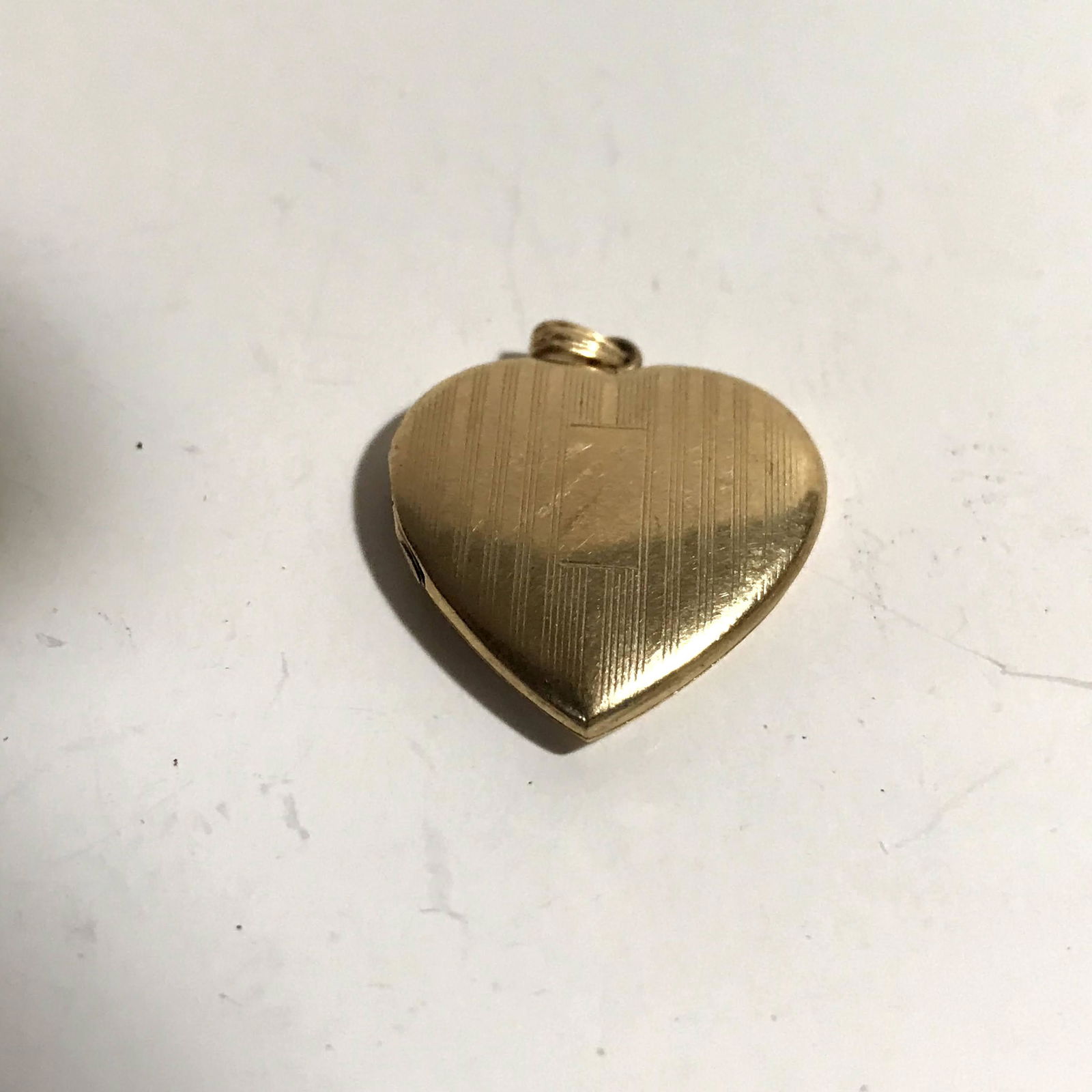 Vintage 10k Gold Heart picture Locket Pendant (1 of 4)