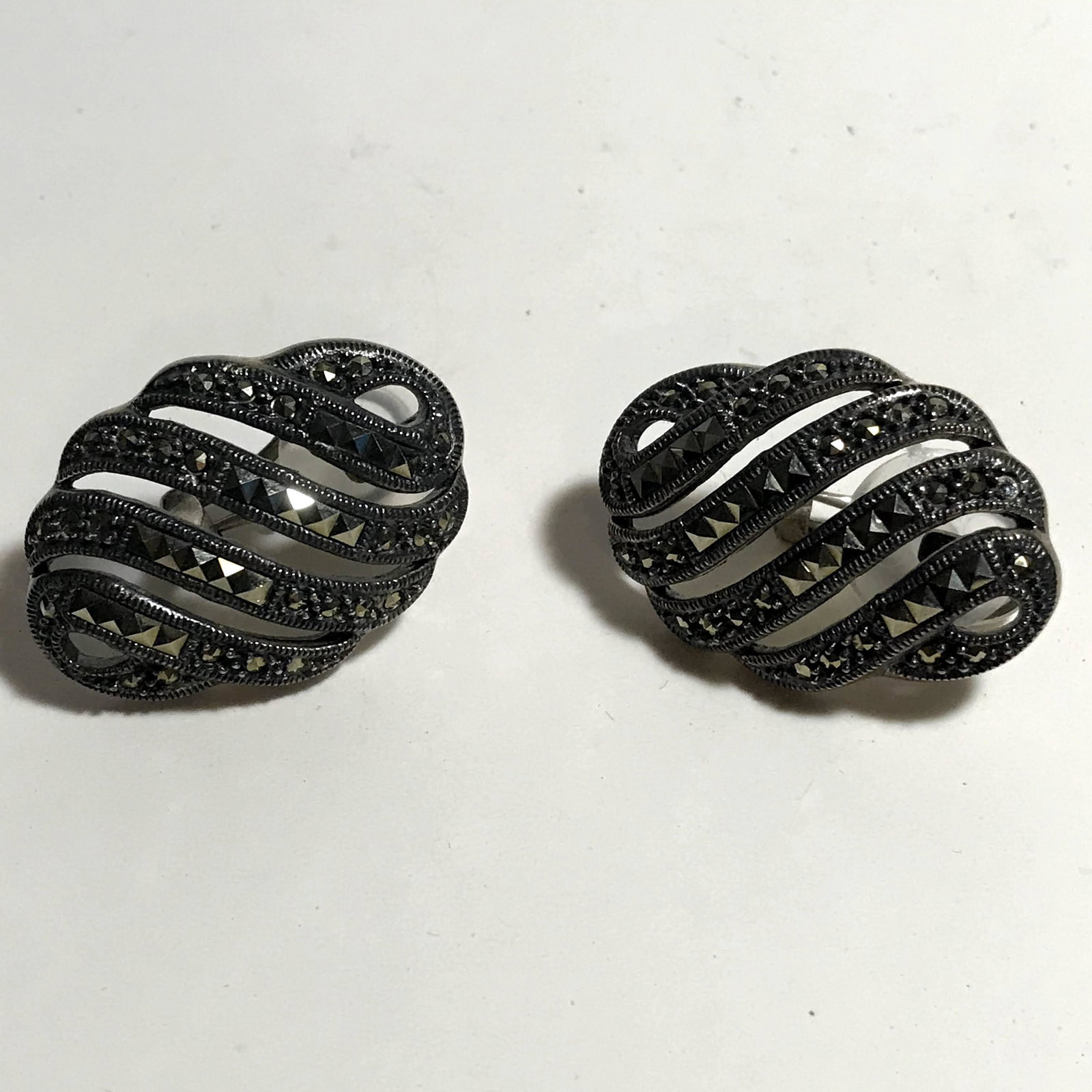 Vintage J Jack Sterling Silver Marcasite Earrings: Vintage J Jack Sterling Silver Marcasite heavy earrings nice! Earrings Please view all photos as they are part of the description and condition of this Item, Feel free to contact me with questions or 