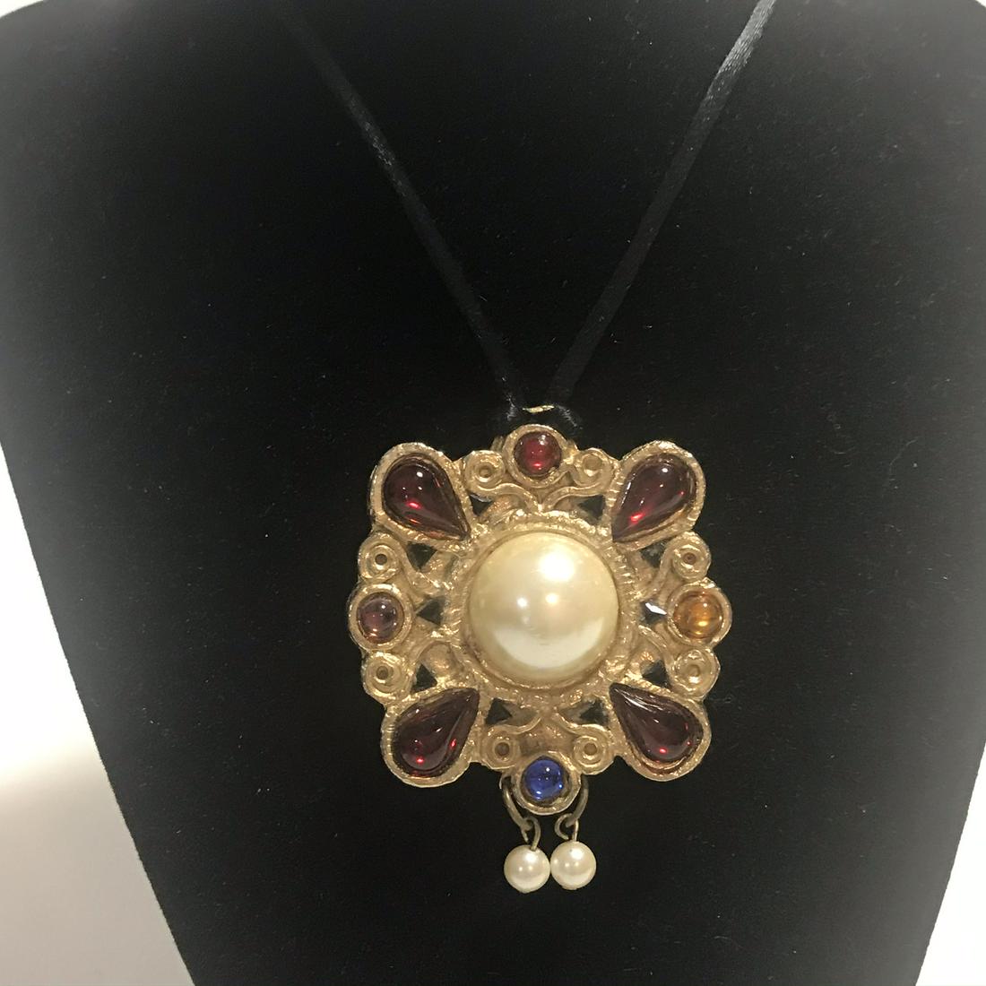Vintage hansen designs jewelry pearl Pendant: Vintage hansen designs jewelry pearl Pendant Please view all photos as they are part of the description and condition of this Item, Feel free to contact me with questions or picture requests Used Item