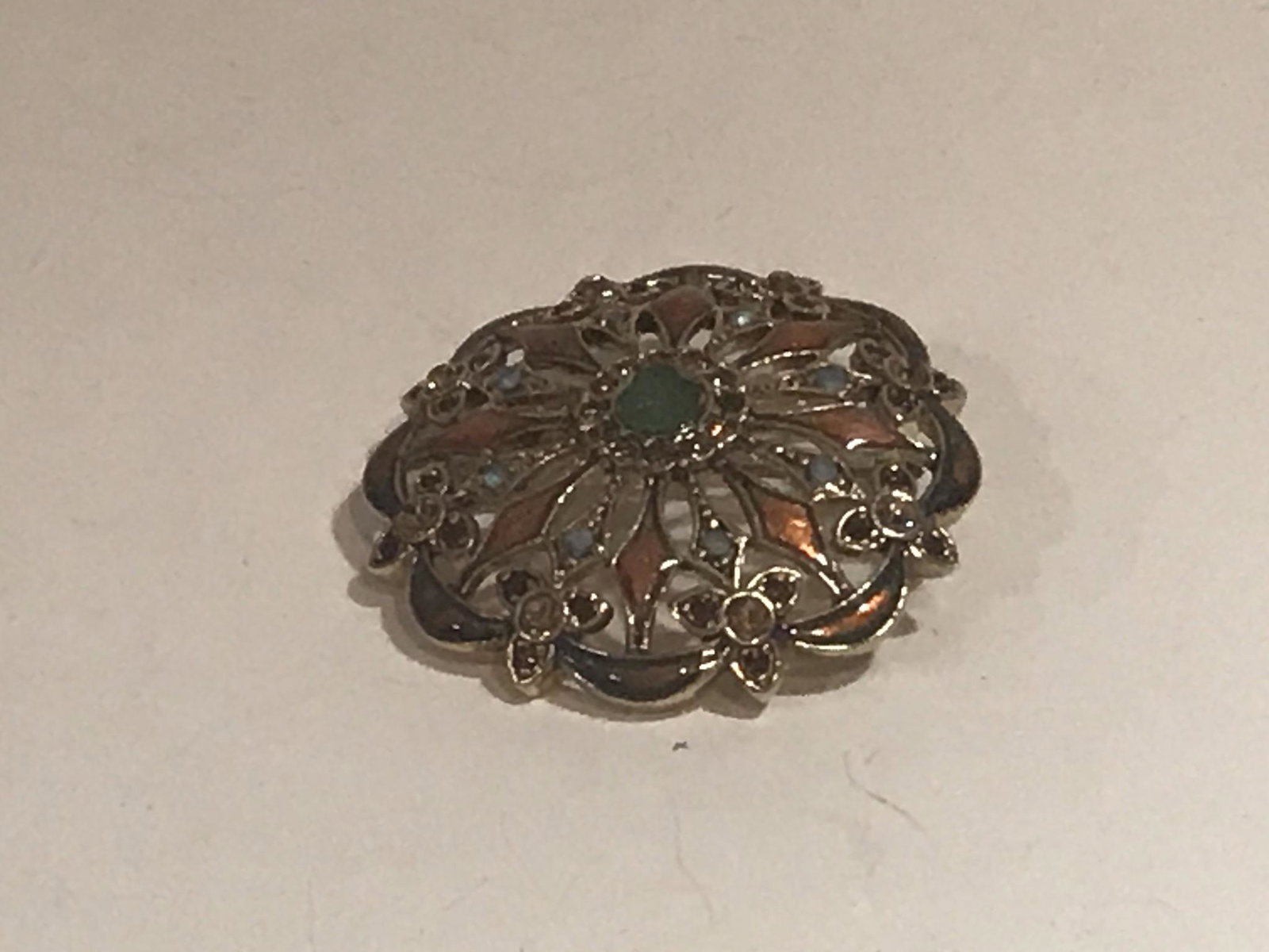 Signed MONET Vintage ROUND Pin Brooch Multi Colored: Signed MONET Vintage ROUND Pin Brooch Multi Colored Rhinestones Please view all photos as they are part of the description and condition of this Item, Feel free to contact me with questions or picture