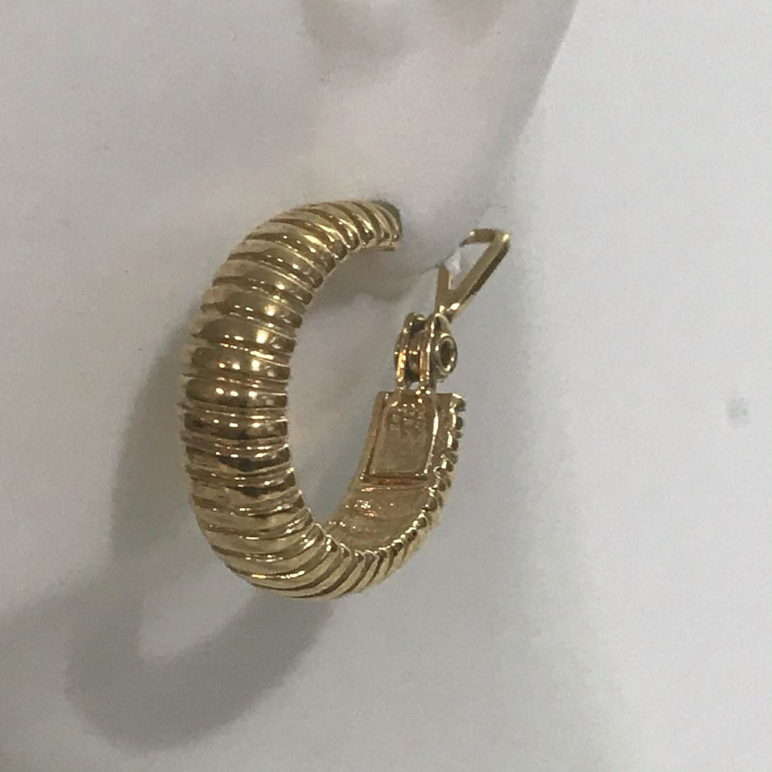 Vintage Earrings Monet Goldtone Hoop Earrings: Vintage Earrings Monet Goldtone Hoop Earrings Please view all photos as they are part of the description and condition of this Item, Feel free to contact me with questions or picture requests!