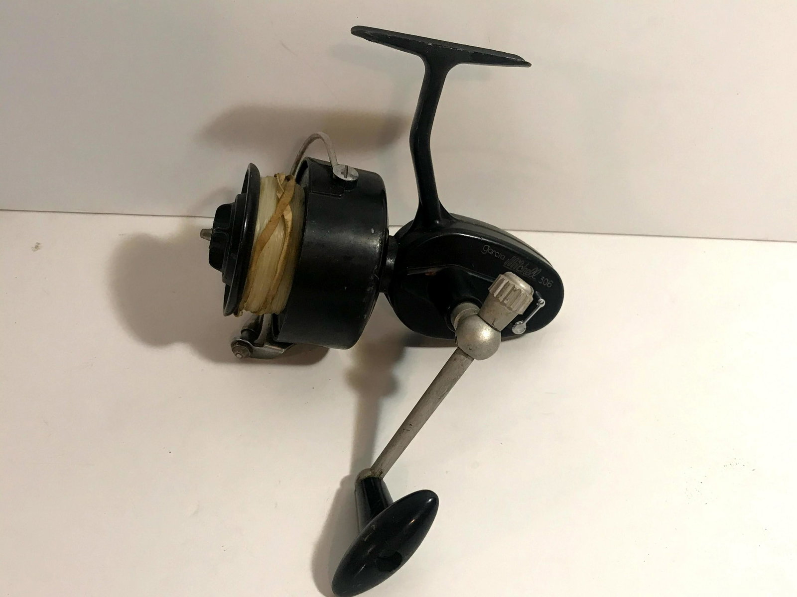 Garcia Mitchell 306 Vintage Spinning Reel: Garcia Mitchell 306 Vintage Spinning Reel Made in France mint Please view all photos as they are part of the description and condition of this Item, Feel free to contact me with questions or picture r