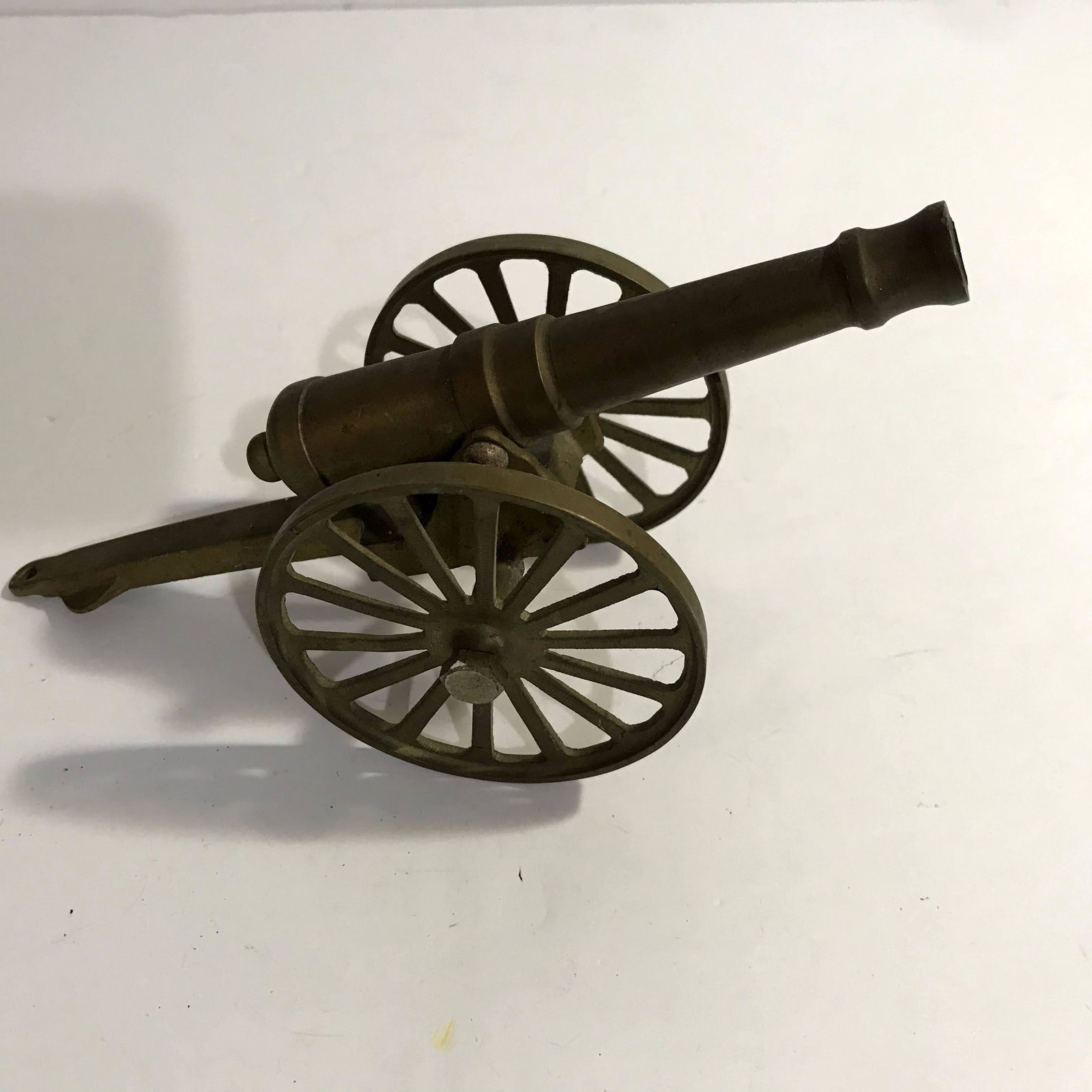 Vintage Brass Cannon: Vintage Brass Cannon Please view all photos as they are part of the description and condition of this Item, Feel free to contact me with questions or picture requests!