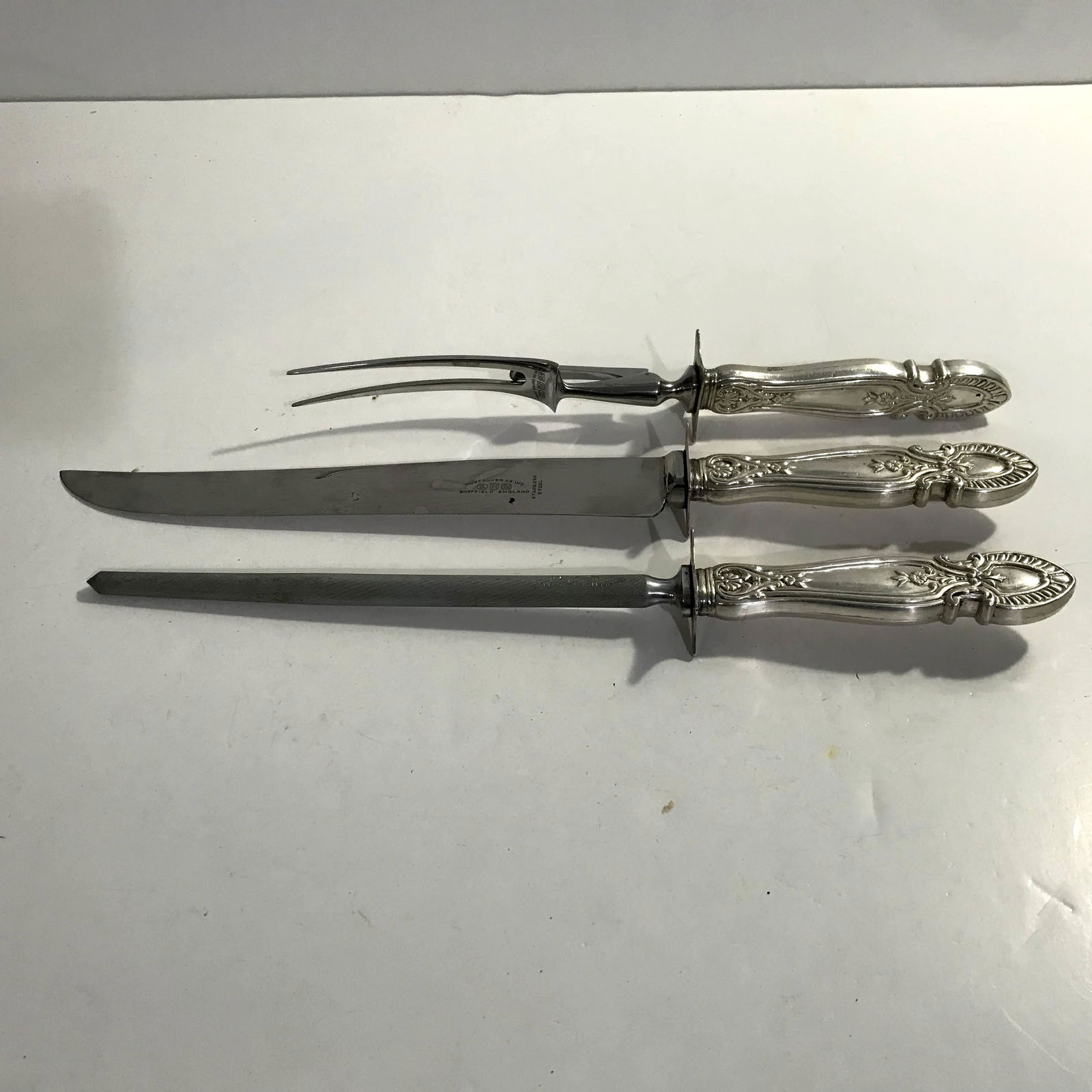 Antique Hunt Sterling Silver 3pc Roast Carving Set: Antique Hunt Sterling Silver 3pc Roast Carving Set Please view all photos as they are part of the description and condition of this Item, Feel free to contact me with questions or picture requests!