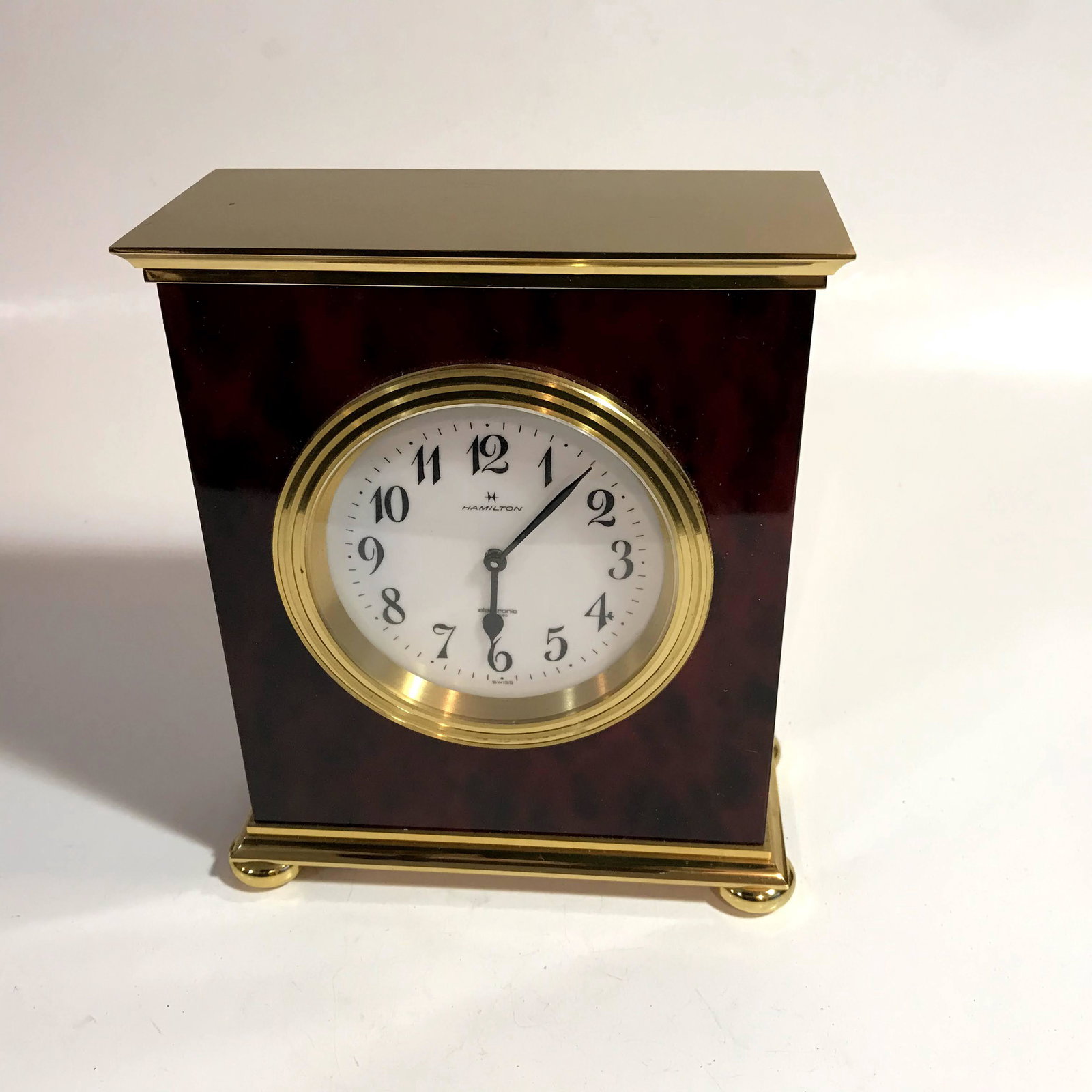 Vintage Hamilton mantle clock nice!!!: Vintage Hamilton mantle clock nice!!! Works Great Please view all photos as they are part of the description and condition of this Item, Feel free to contact me with questions or picture requests Used