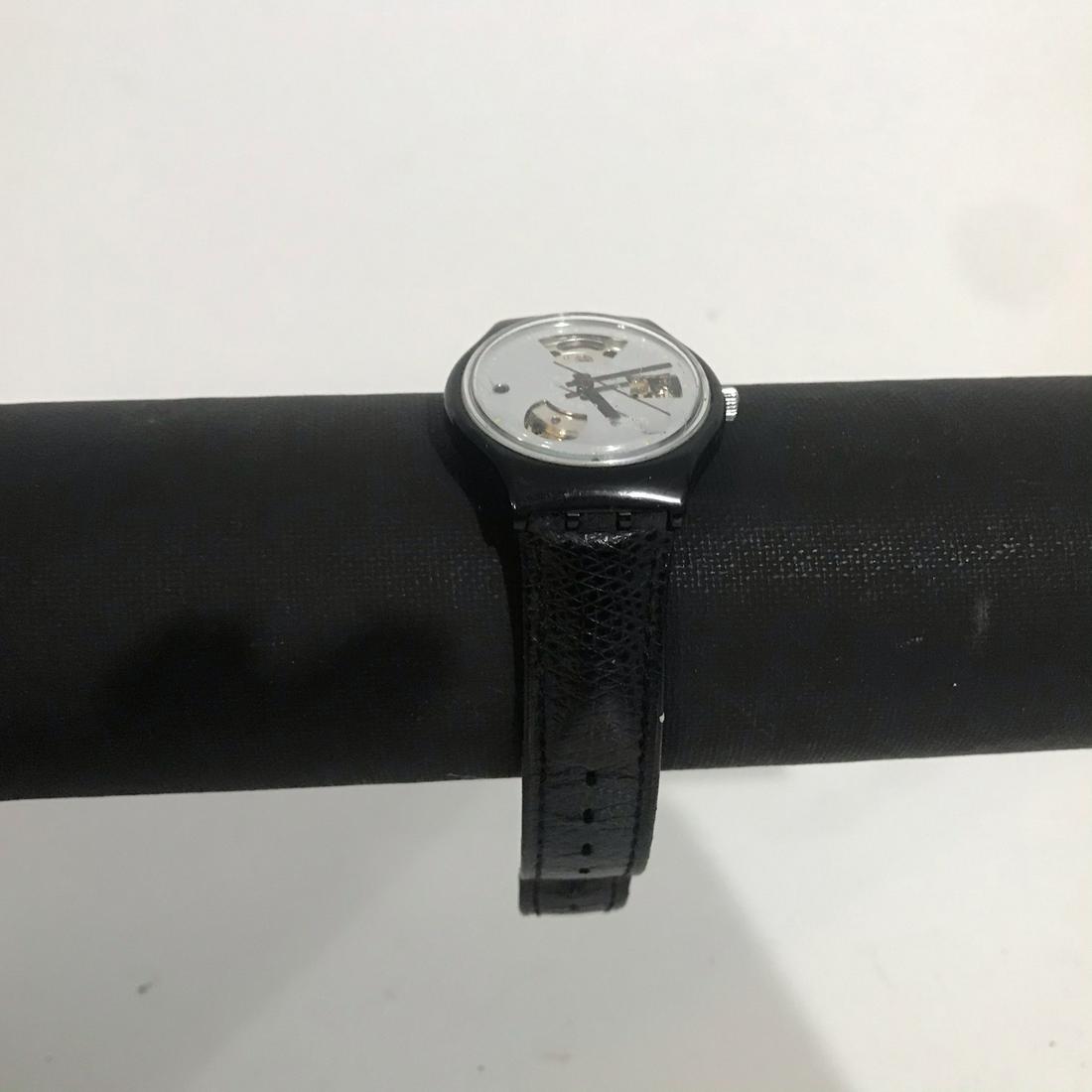 Watch Swatch Automatic 23 Jewels Water Resistant 1991: Watch Swatch Automatic 23 Jewels Water Resistant 1991 Collectable Work Exellent Please view all photos as they are part of the description and condition of this Item, Feel free to contact me with ques