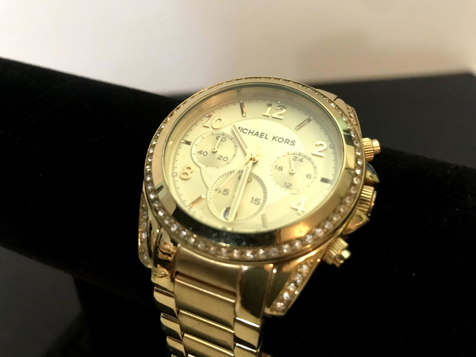 Michael Kors Chronograph Glitz Ladies Wrist Watch: Michael Kors MK5166 Golden Blair Chronograph Glitz Ladies Wrist Watch Works Great!!! Please view all photos as they are part of the description and condition of this Item, Feel free to contact me with