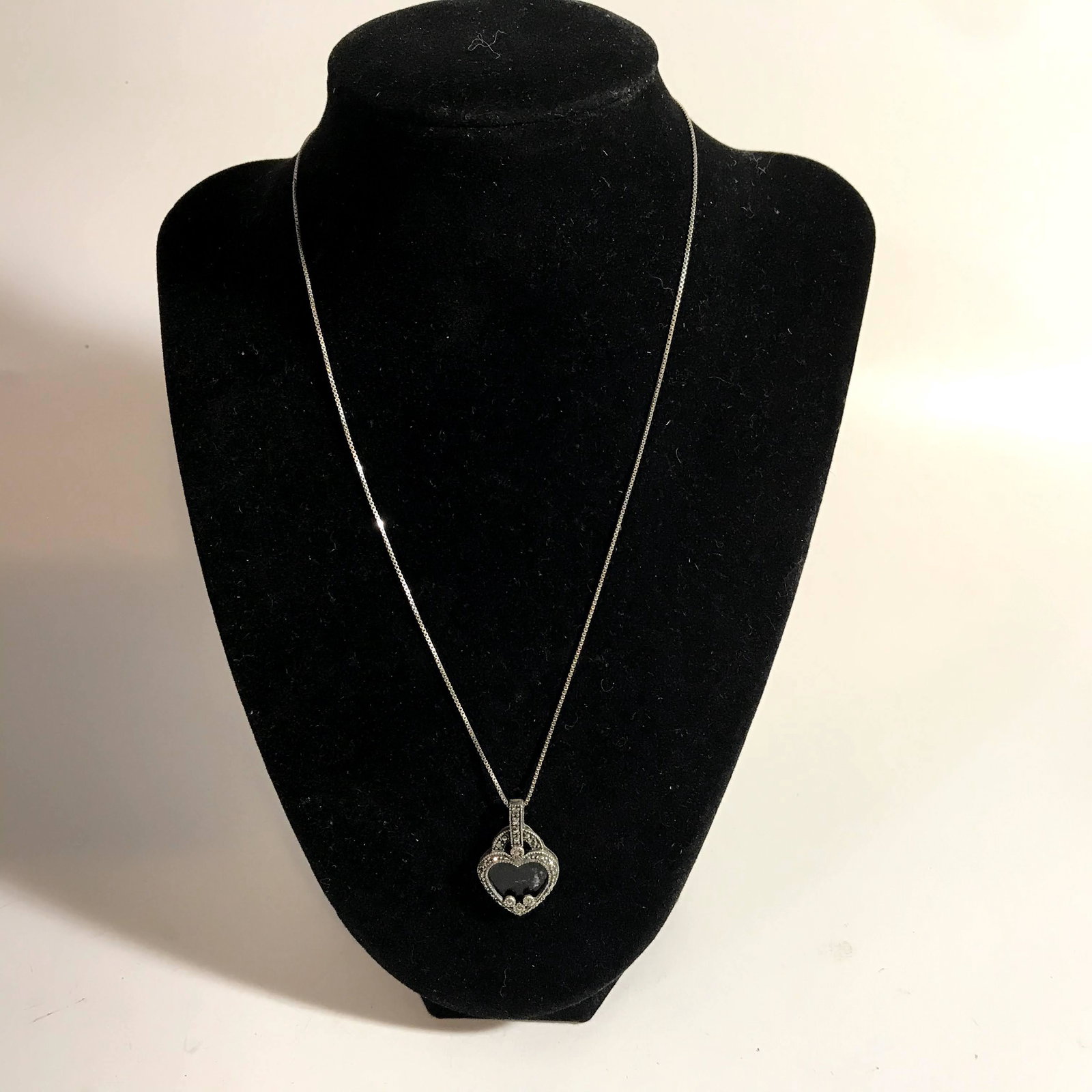 Vintage 18" Sterling Marcasite Necklace & onyx Pendant: Vintage 18" Sterling Marcasite Necklace & onyx Pendant Please view all photos as they are part of the description and condition of this Item, Feel free to contact me with questions or picture requests