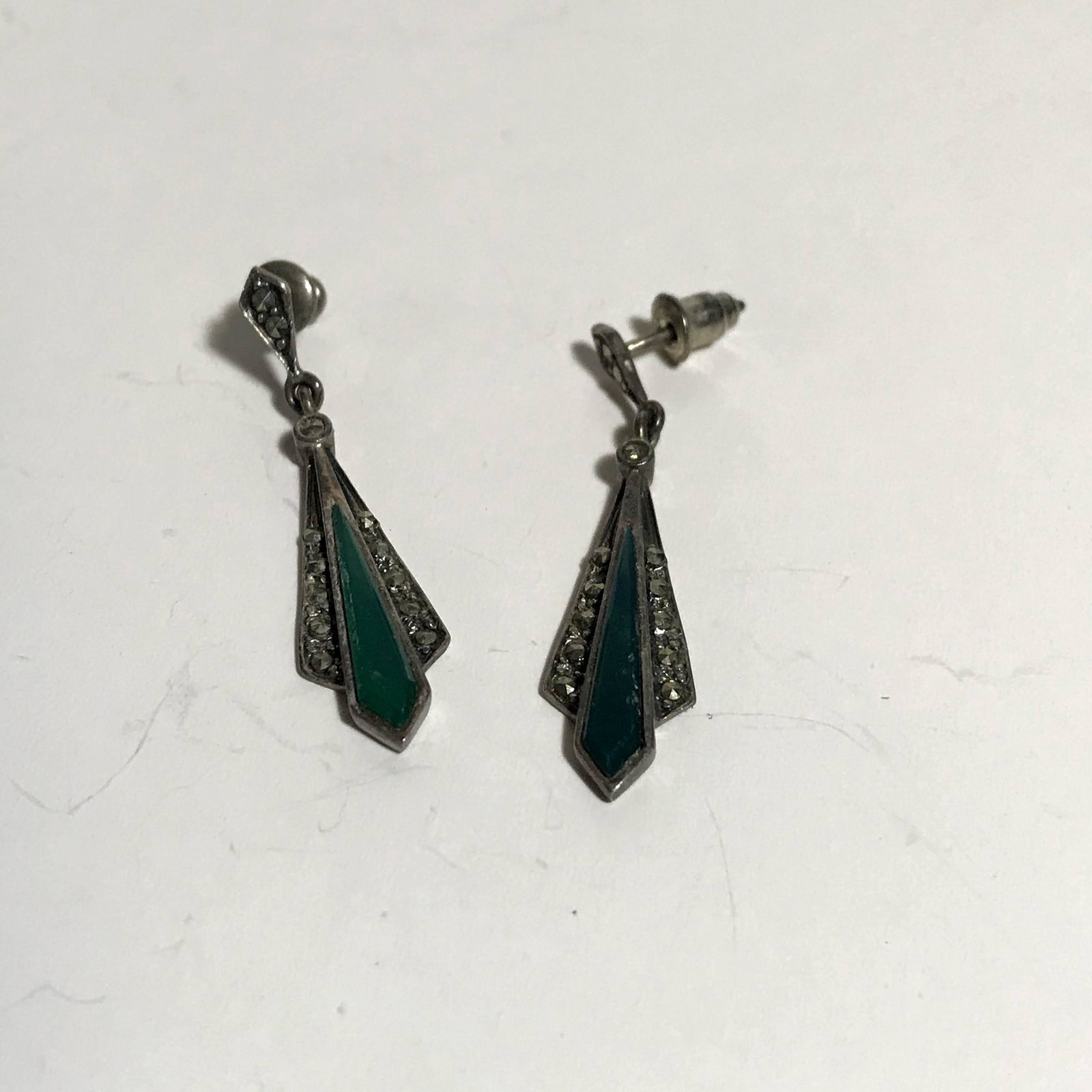 Vintage Pair of Sterling Silver .925 Marcasite Green: Vintage Pair of Sterling Silver .925 Marcasite Green Earrings Please view all photos as they are part of the description and condition of this Item, Feel free to contact me with questions or picture r