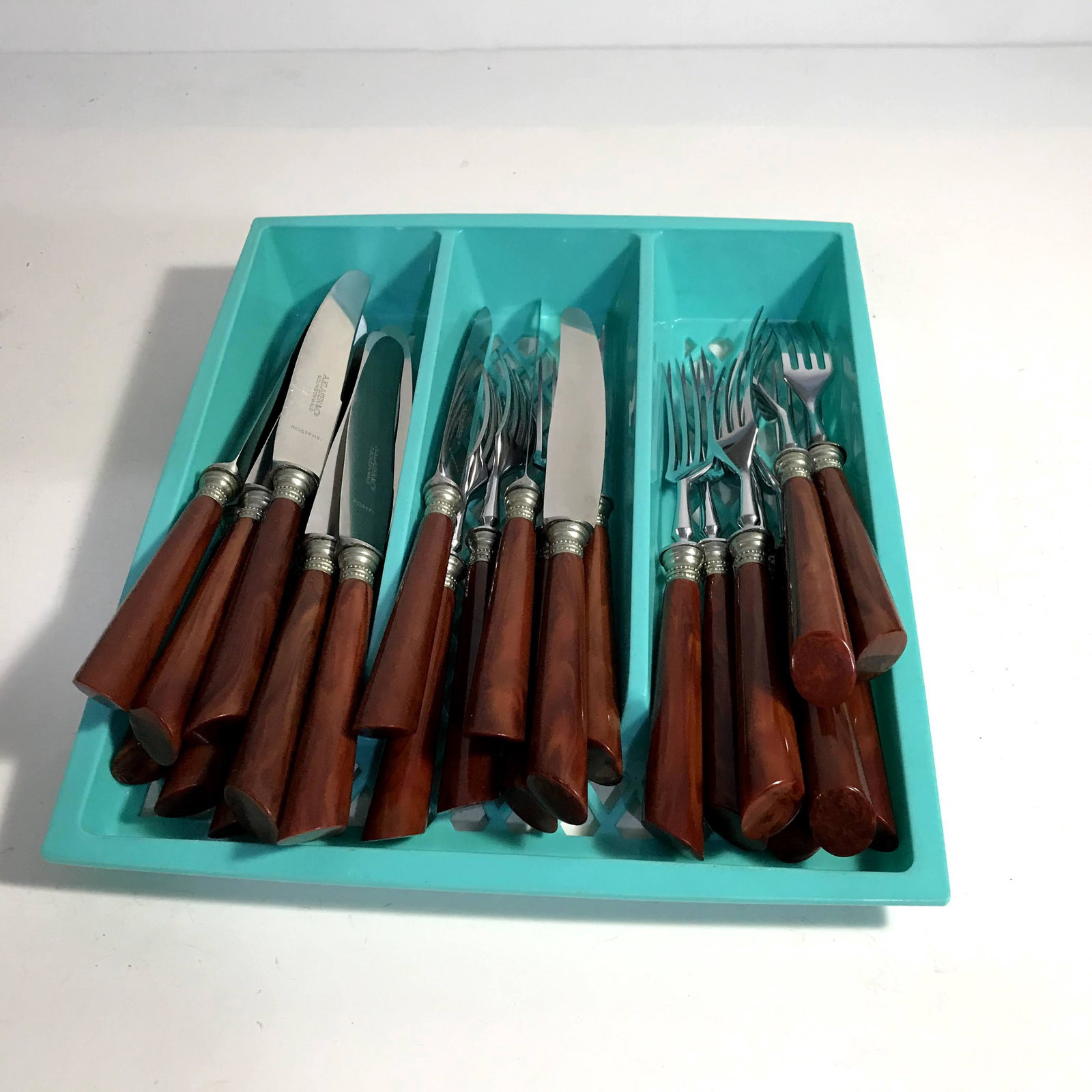 Vintage 24 Piece Bakelite Flatware Brownswirl knife &: Vintage 24 Piece Bakelite Flatware Brownswirl knife & Fork Handles Please view all photos as they are part of the description and condition of this Item, Feel free to contact me with questions or pict